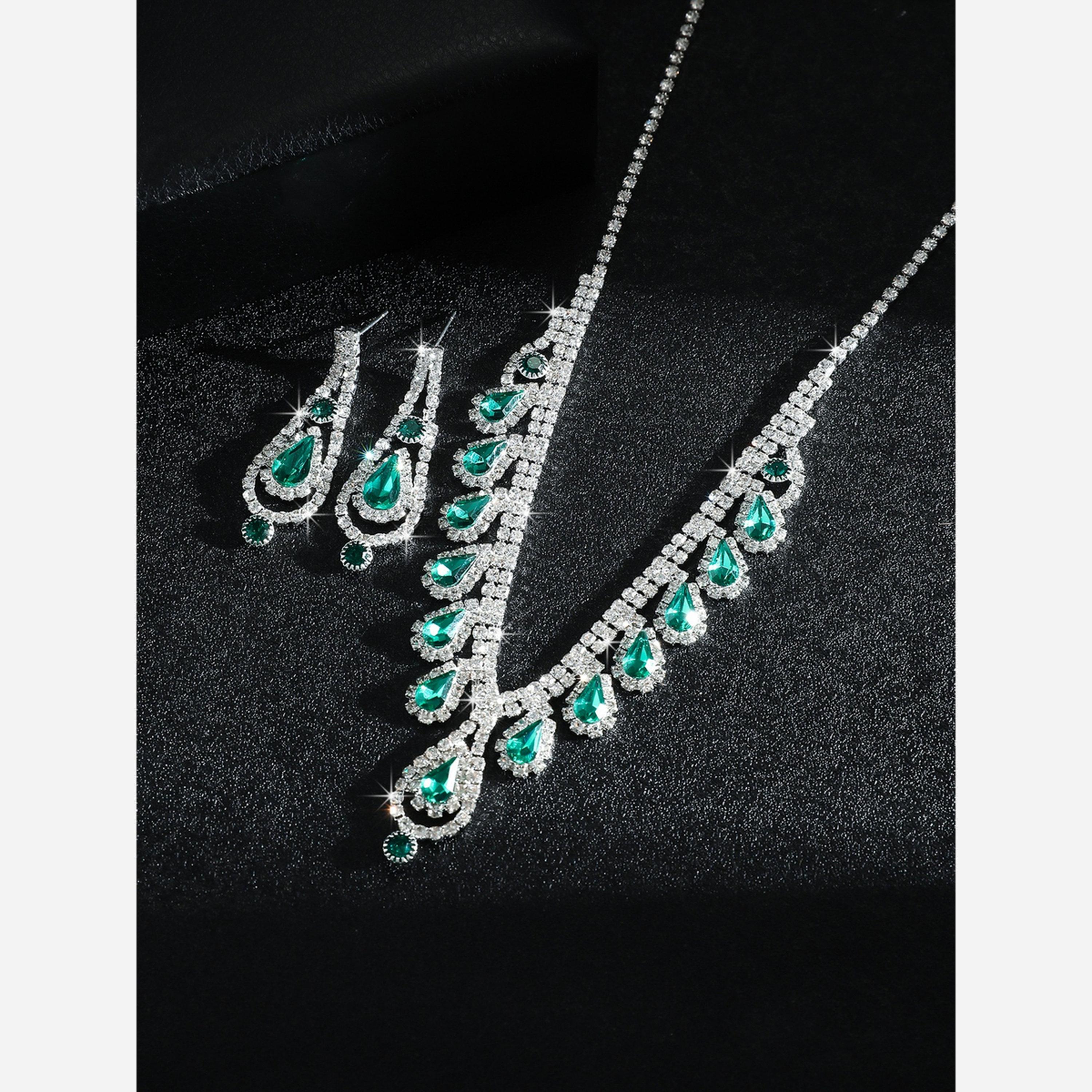 تيك تو - طقم عقد وأقراط من الكريستال لون أخضر الزمردي-women-watchesandjewellery-jewellery-jewellerysets-image-4