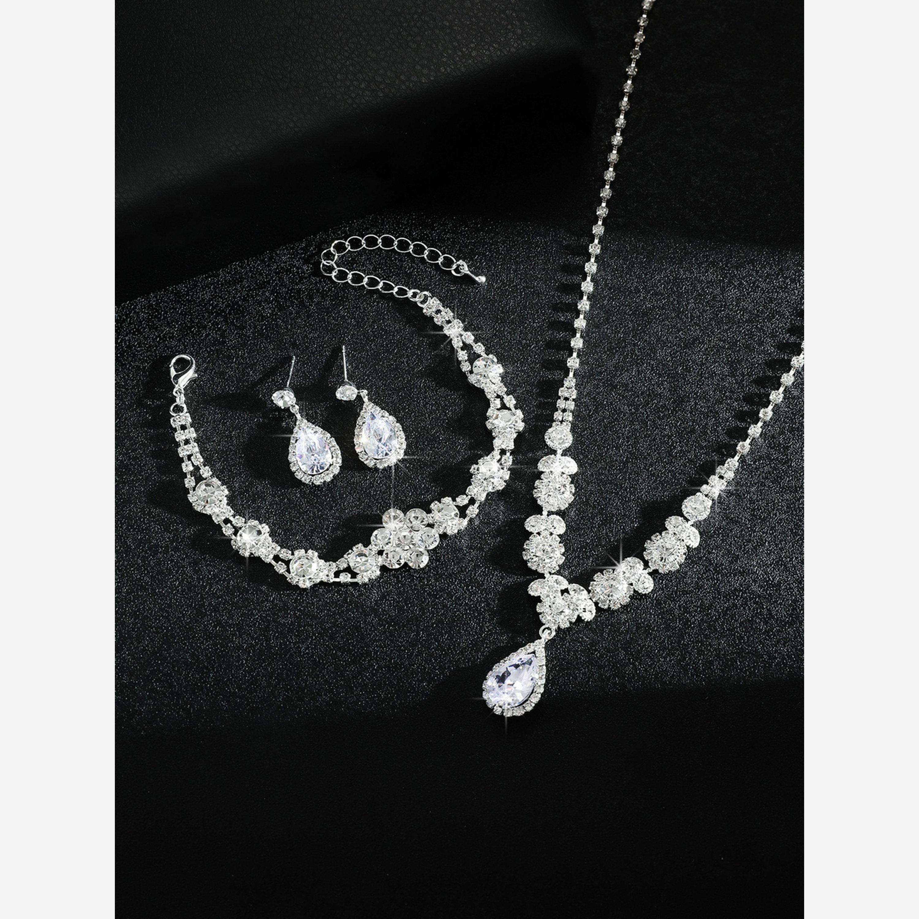 تيك تو - طقم عقد وأقراط وسوار من الكريستال الفضي-women-watchesandjewellery-jewellery-jewellerysets-image-4