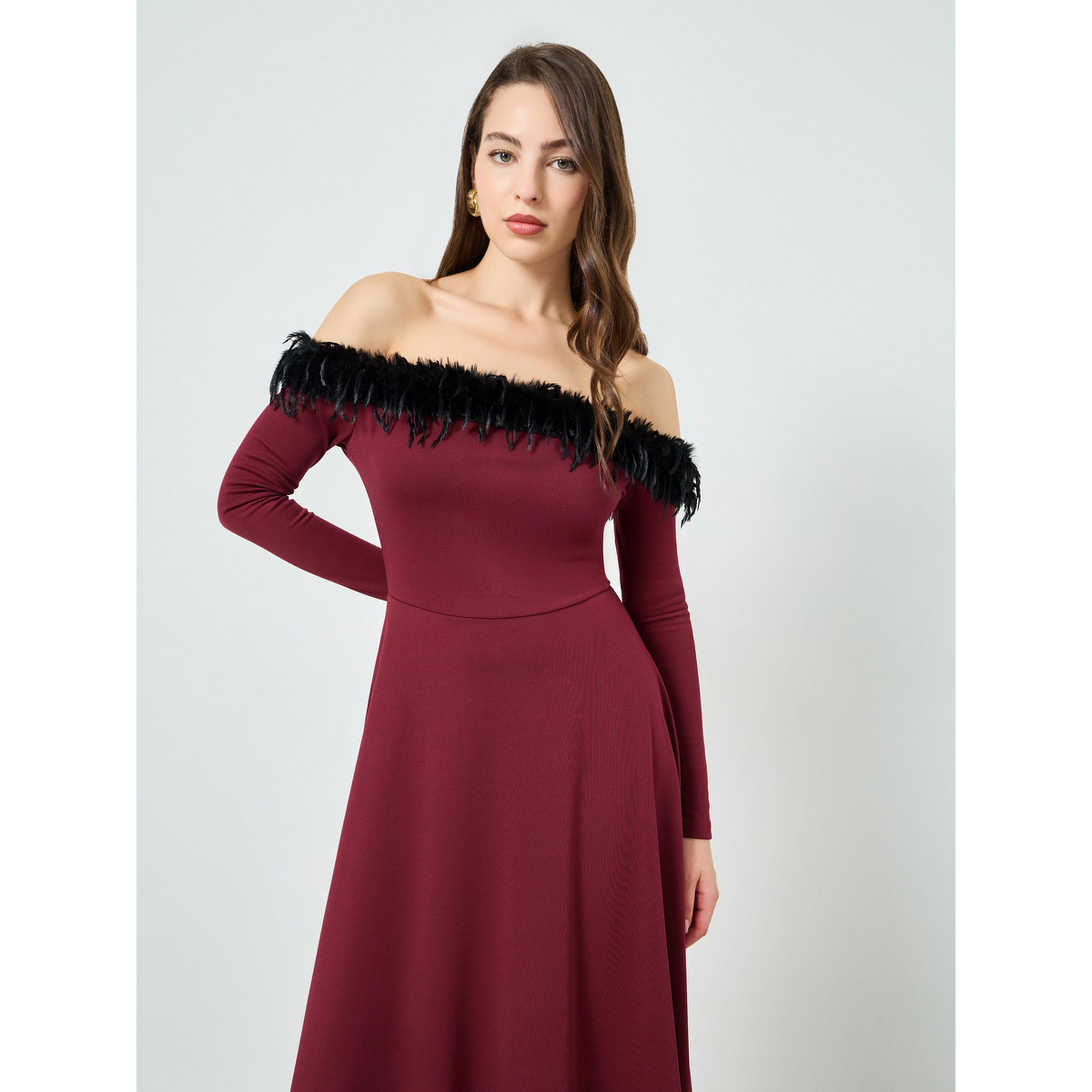 فستان سهرة طويل بأكتاف مكشوفة مع فرو صناعي-women-clothing-dresses-image-3