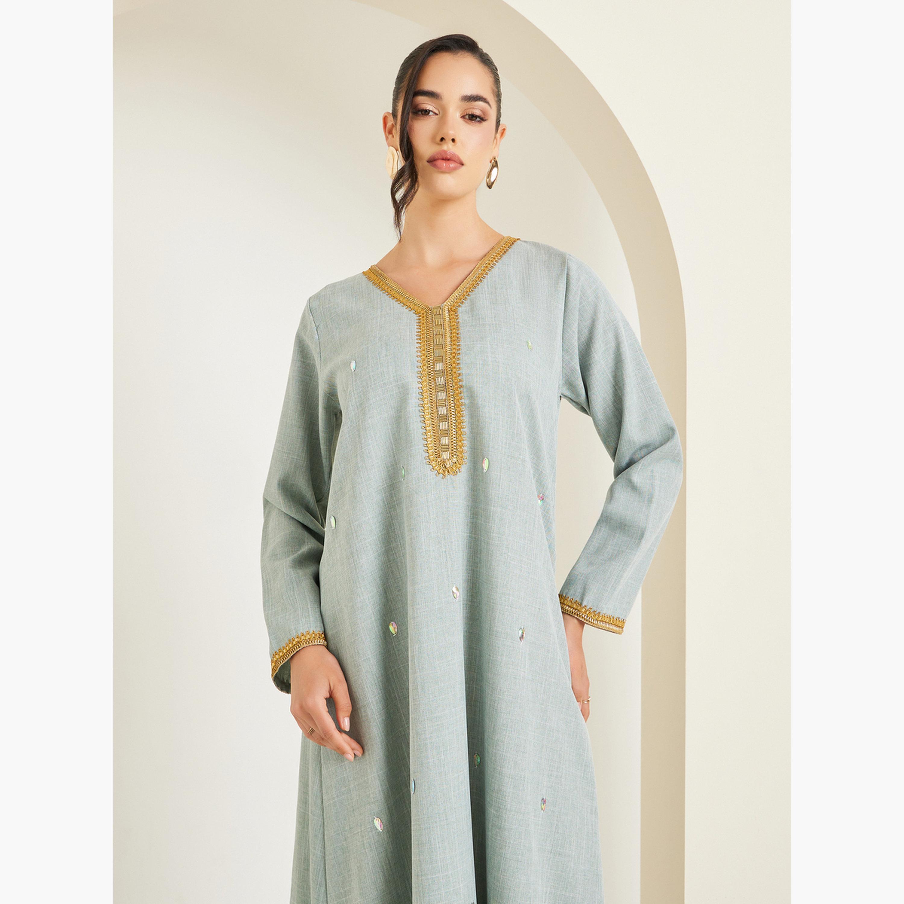 جلابية بحافة واسعة وتفاصيل مزينة-women-arabicclothing-jalabiyas-image-2