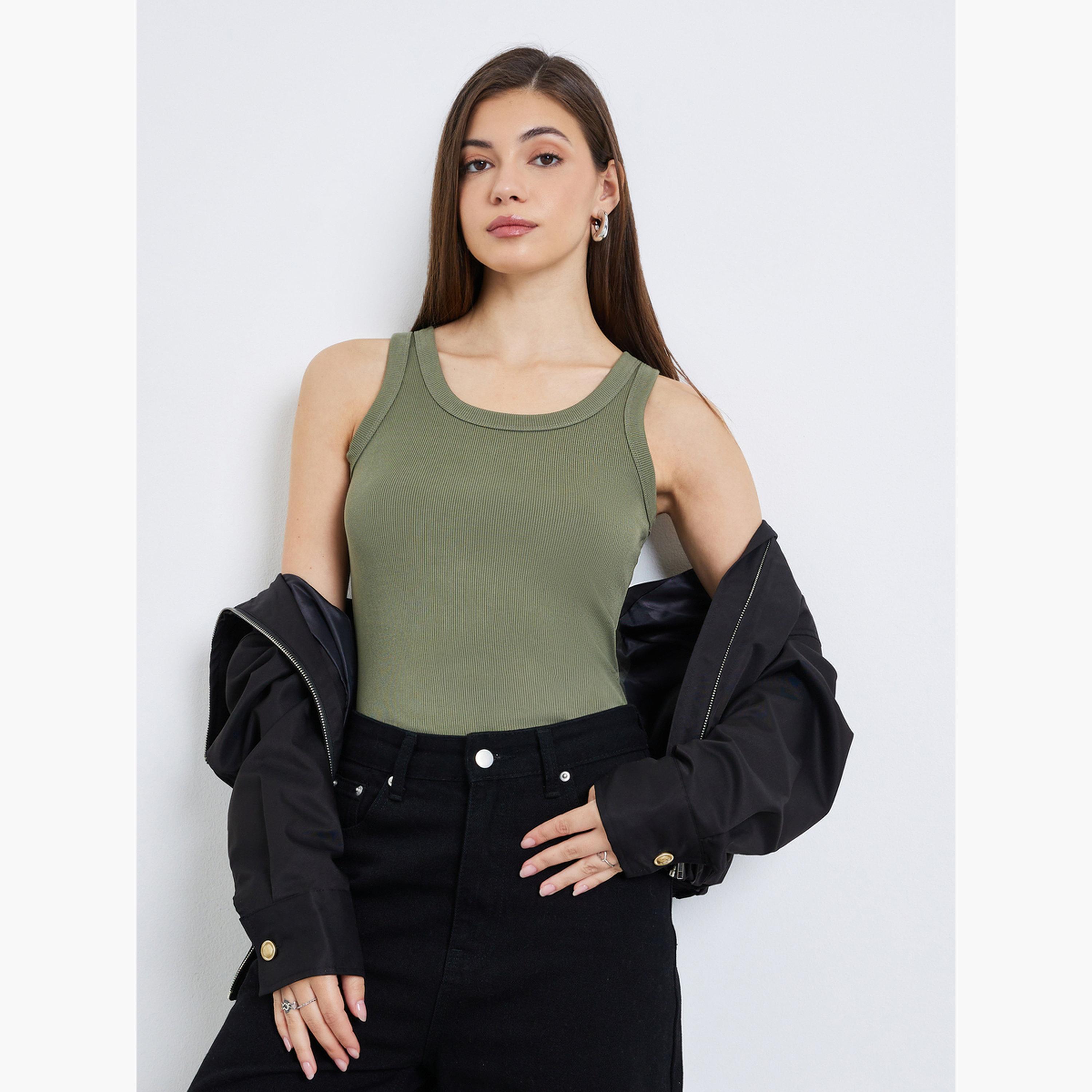 بلوزة مضلعة محبوكة بلا أكمام-women-clothing-tshirts-image-3