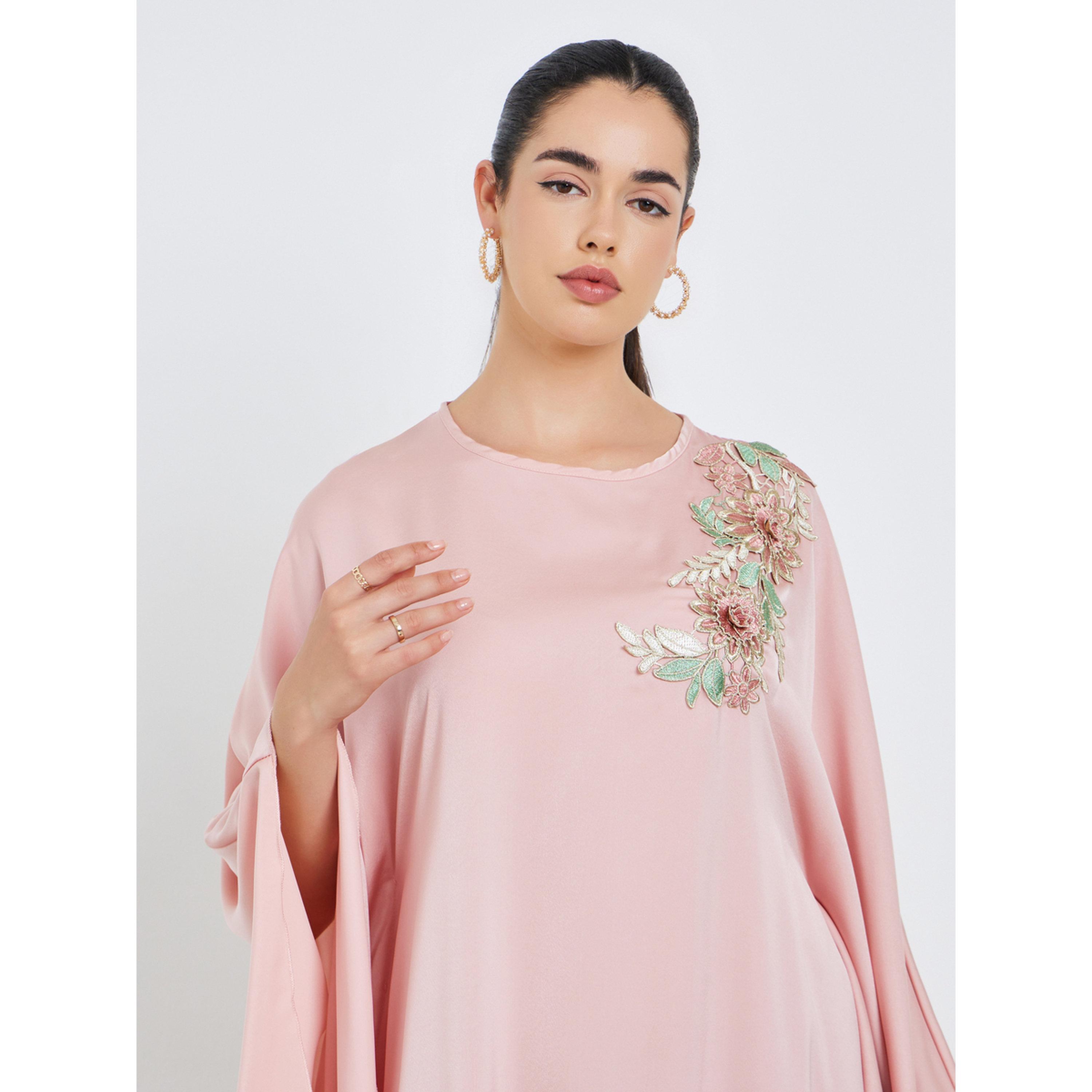 قفطان ساتان مزين لون وردي-women-arabicclothing-kaftan-image-3