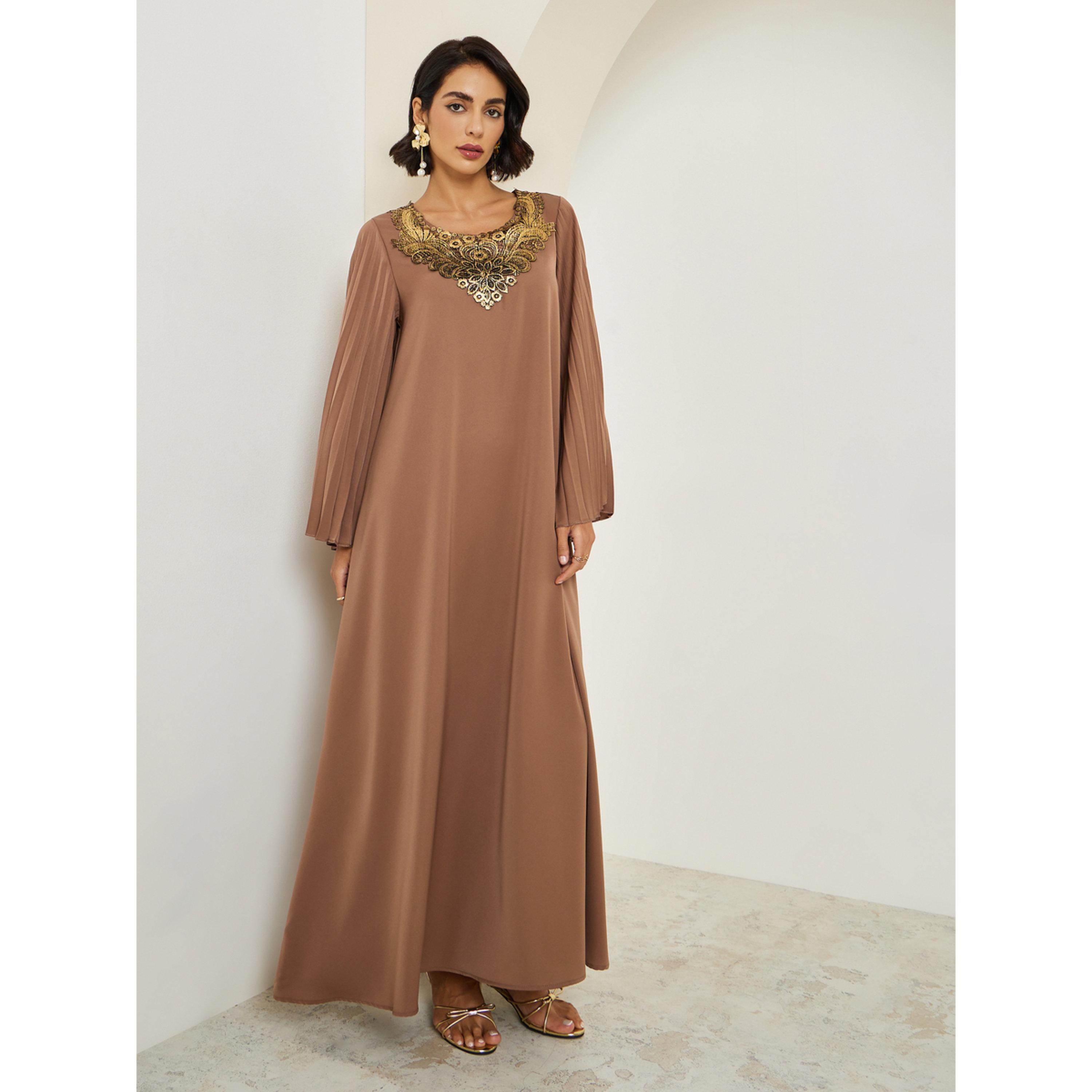 جلابية مزينة بحافة واسعة-women-arabicclothing-jalabiyas-image-3