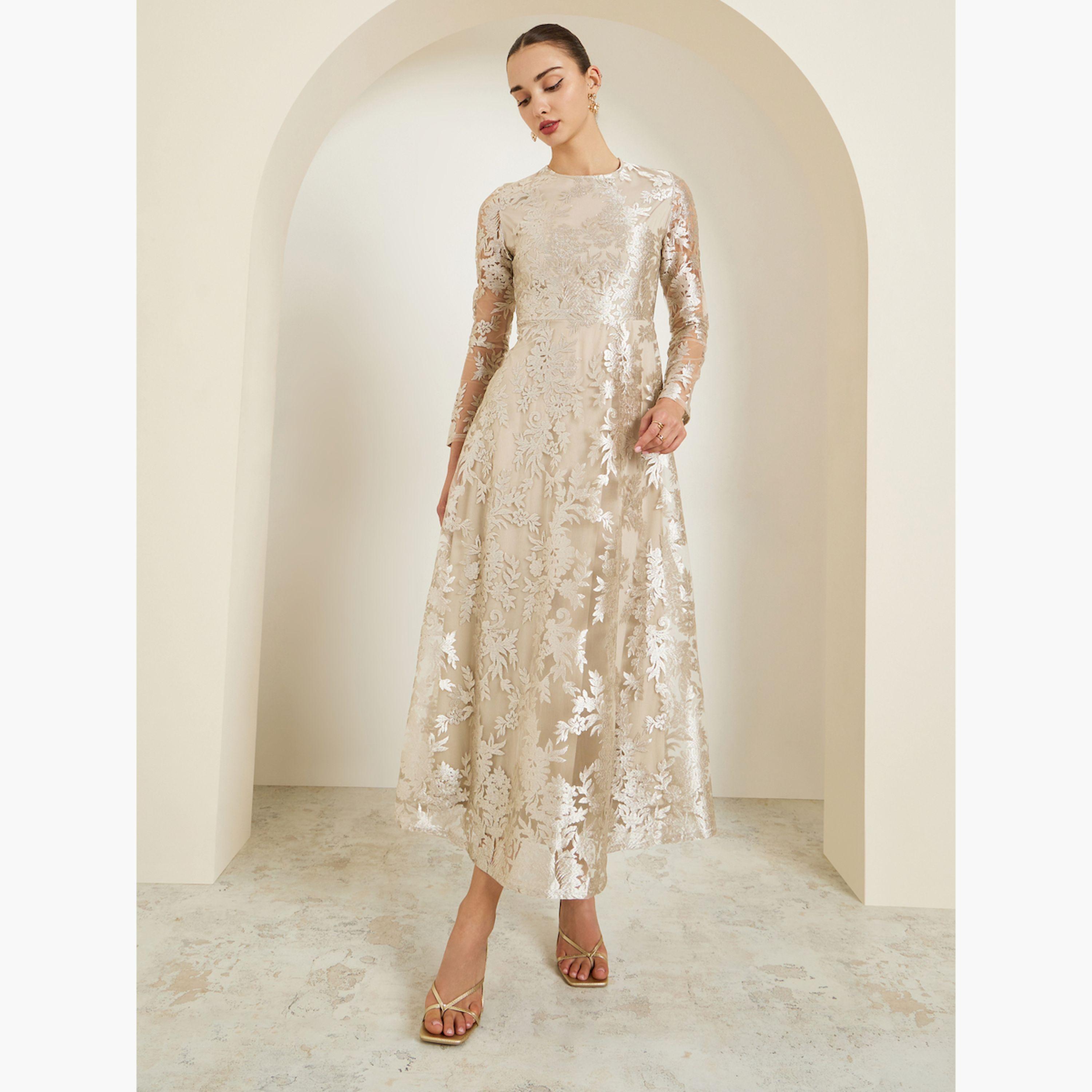 فستان طويل بحافة واسعة بأكمام طويلة ودانتيل بالكامل-women-clothing-dresses-image-1