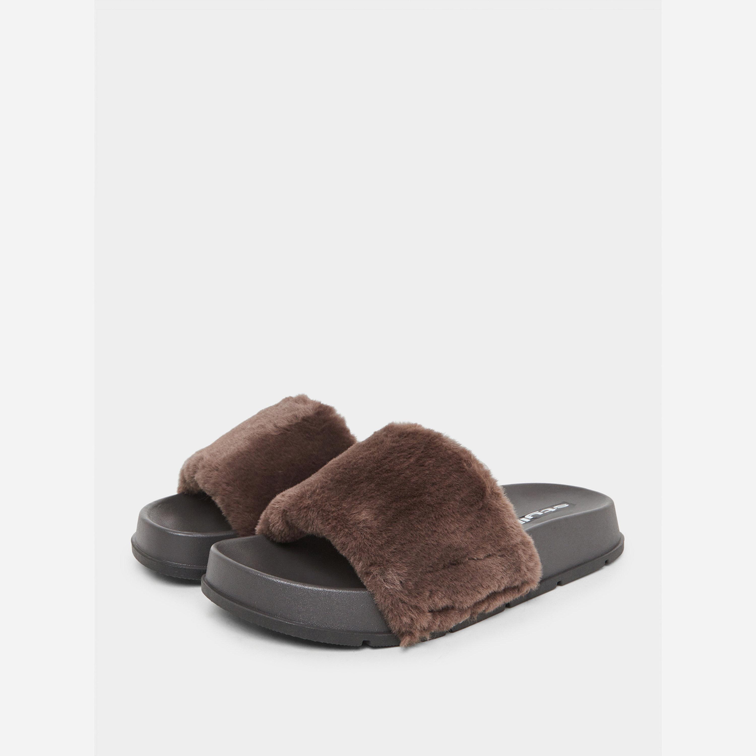 ستايلي - شبشب للنساء فرو لون بني-women-shoes-bedroomslippers-image-1