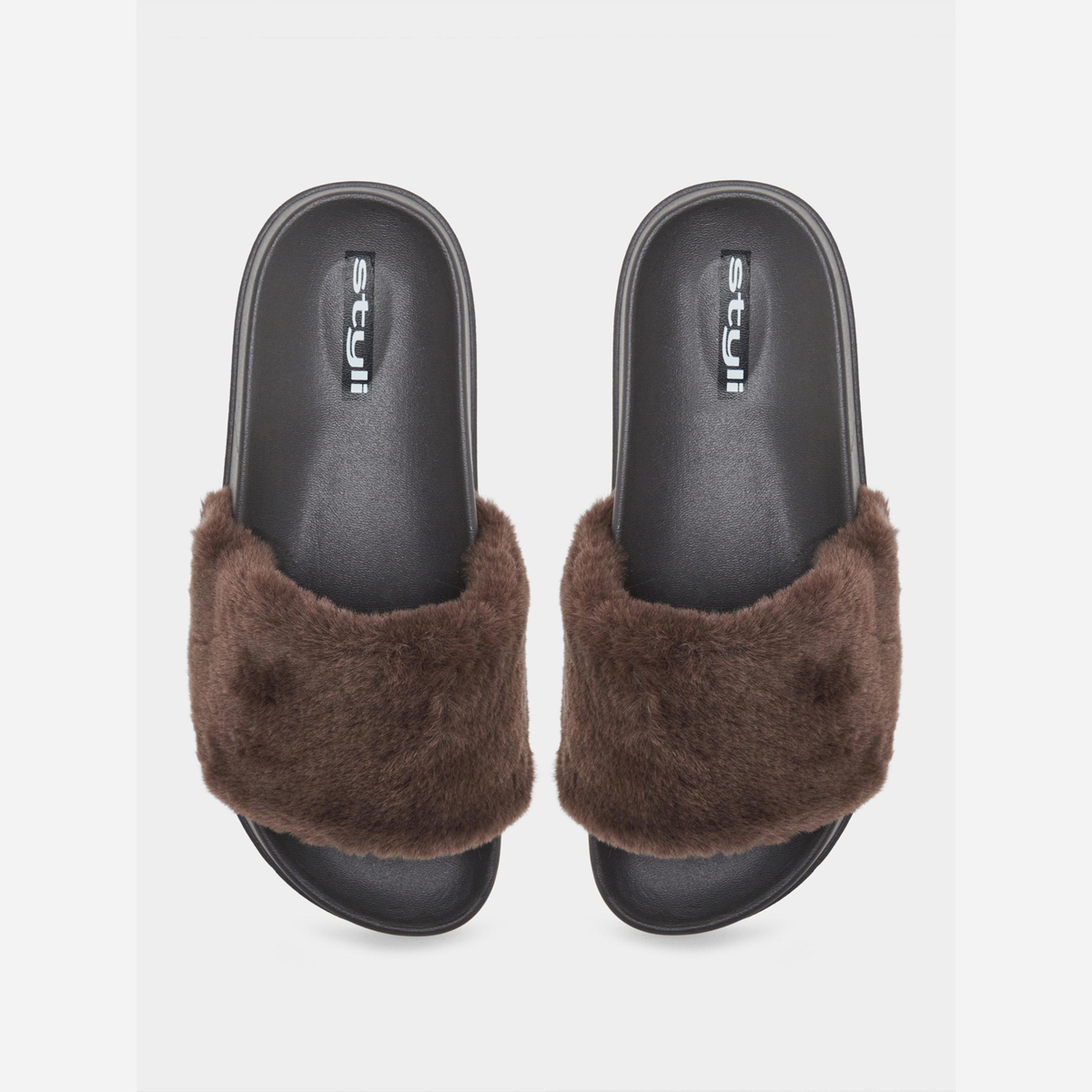 ستايلي - شبشب للنساء فرو لون بني-women-shoes-bedroomslippers-image-4