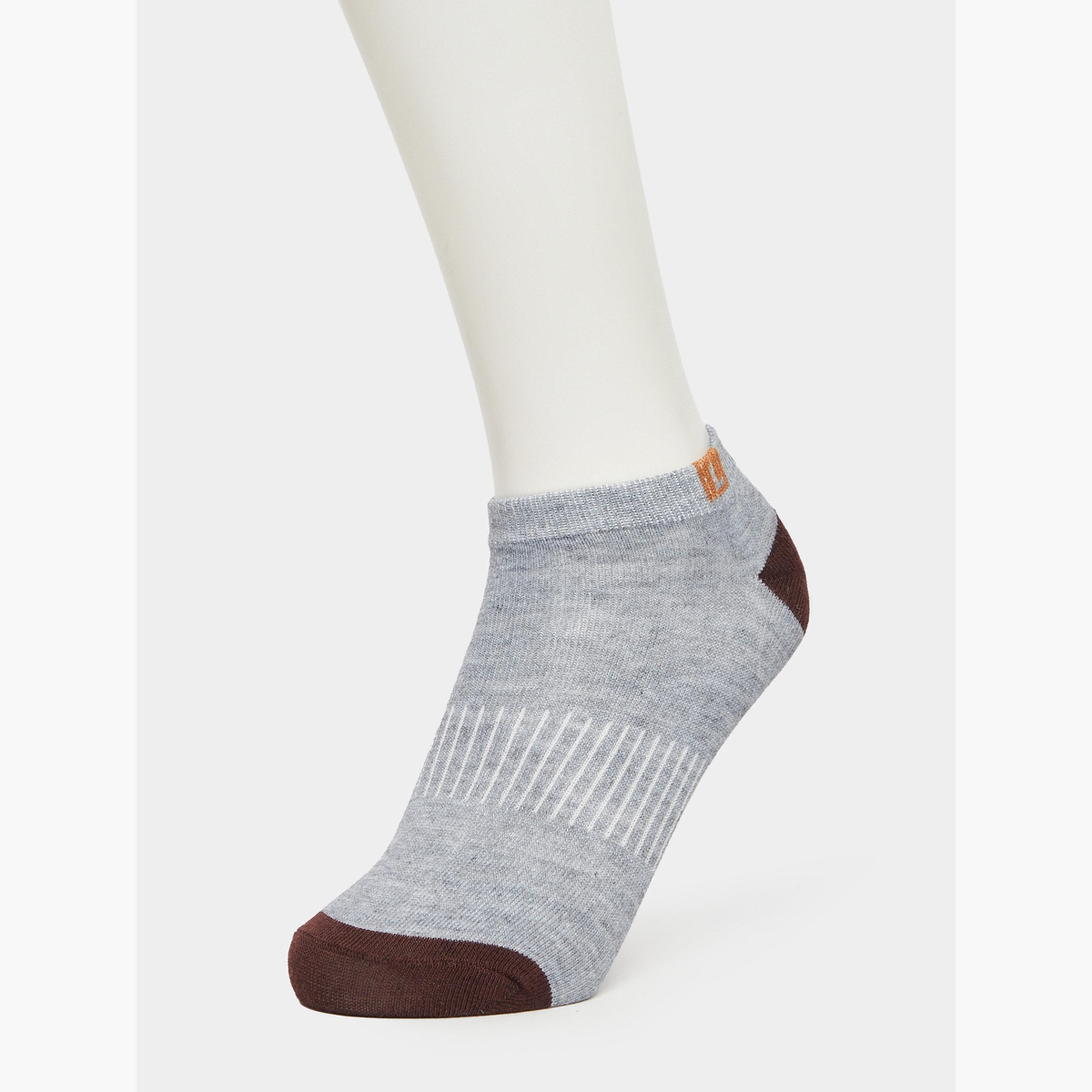 مجموعة من 5 جوارب كاحل بتفاصيل مُتباينة-men-socks-image-2
