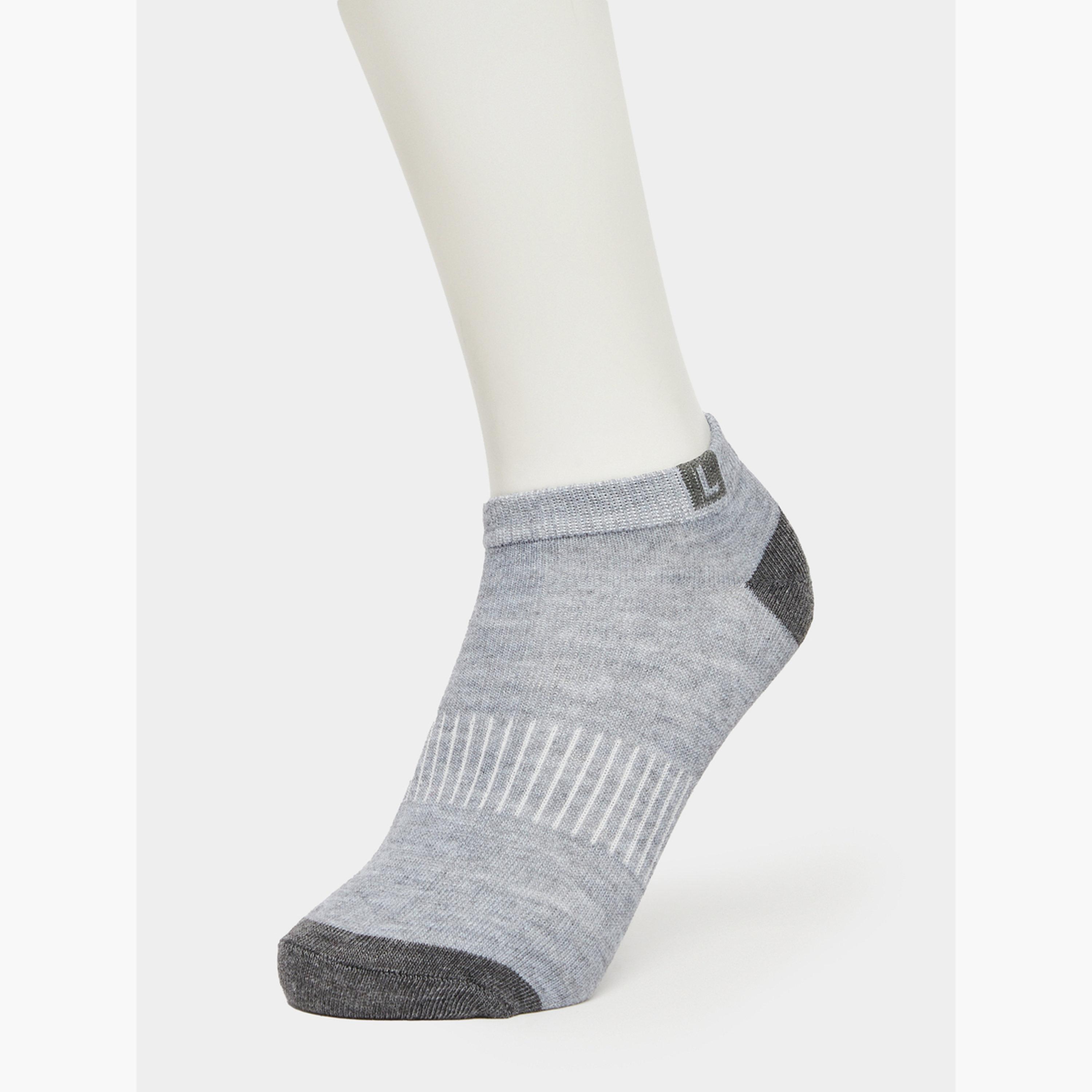 مجموعة من 5 جوارب كاحل بتفاصيل مُتباينة-men-socks-image-4