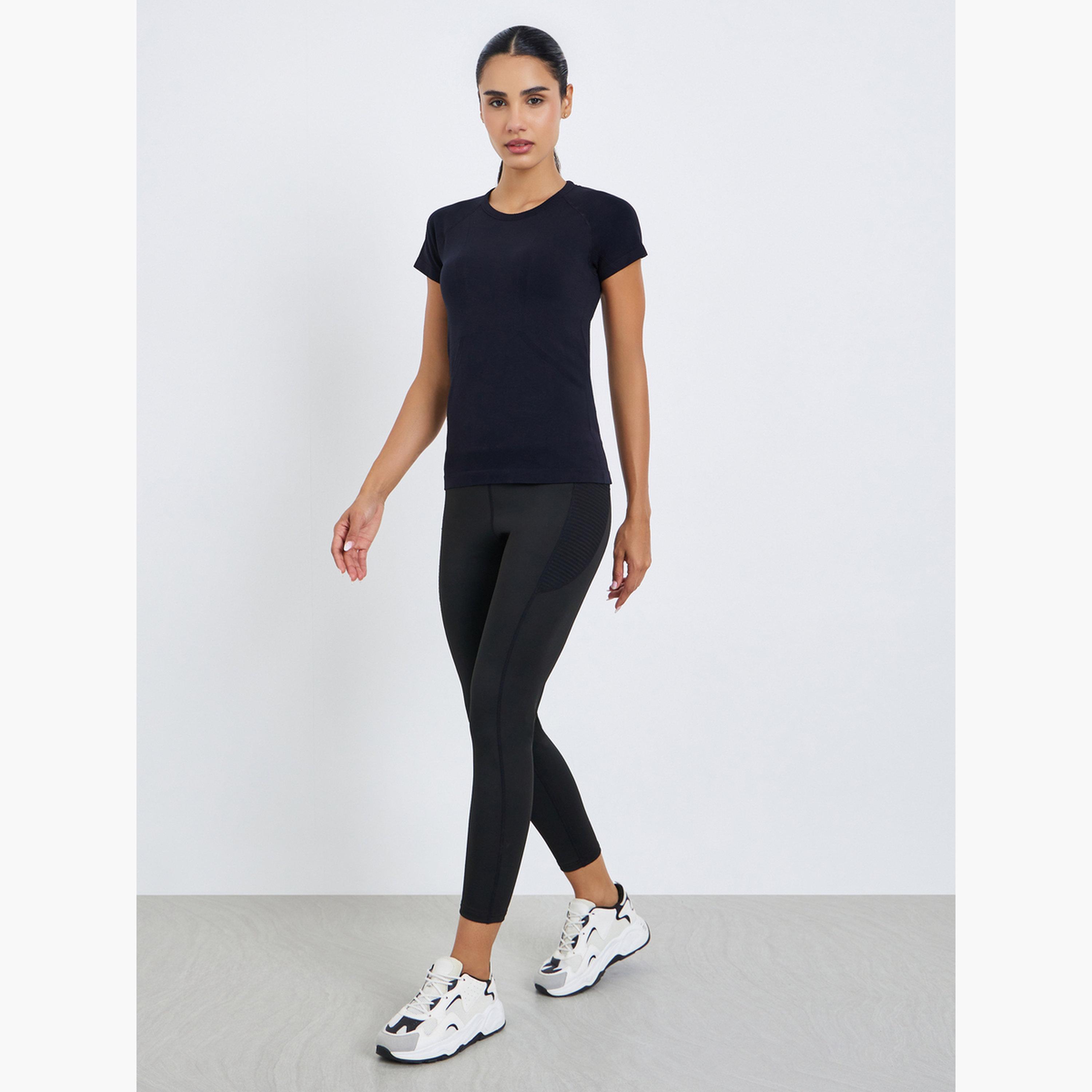 بلوزة بتفاصيل كونتور وبلا خياطة-sports-women-clothing-tshirtsandvests-image-2