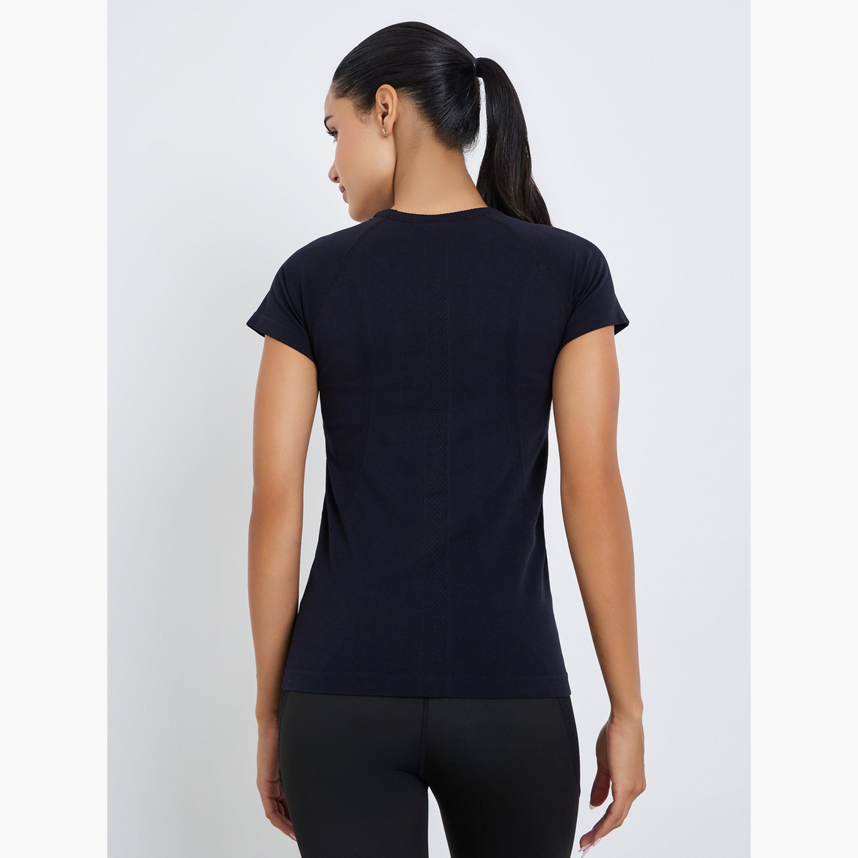 بلوزة بتفاصيل كونتور وبلا خياطة-sports-women-clothing-tshirtsandvests-image-3