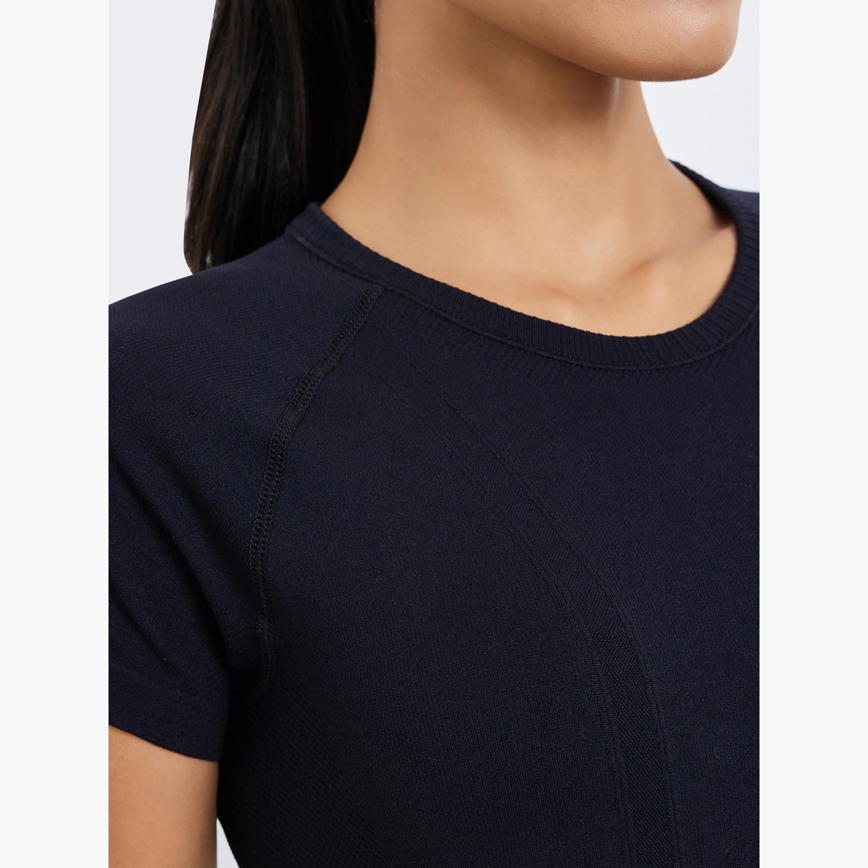 بلوزة بتفاصيل كونتور وبلا خياطة-sports-women-clothing-tshirtsandvests-image-4