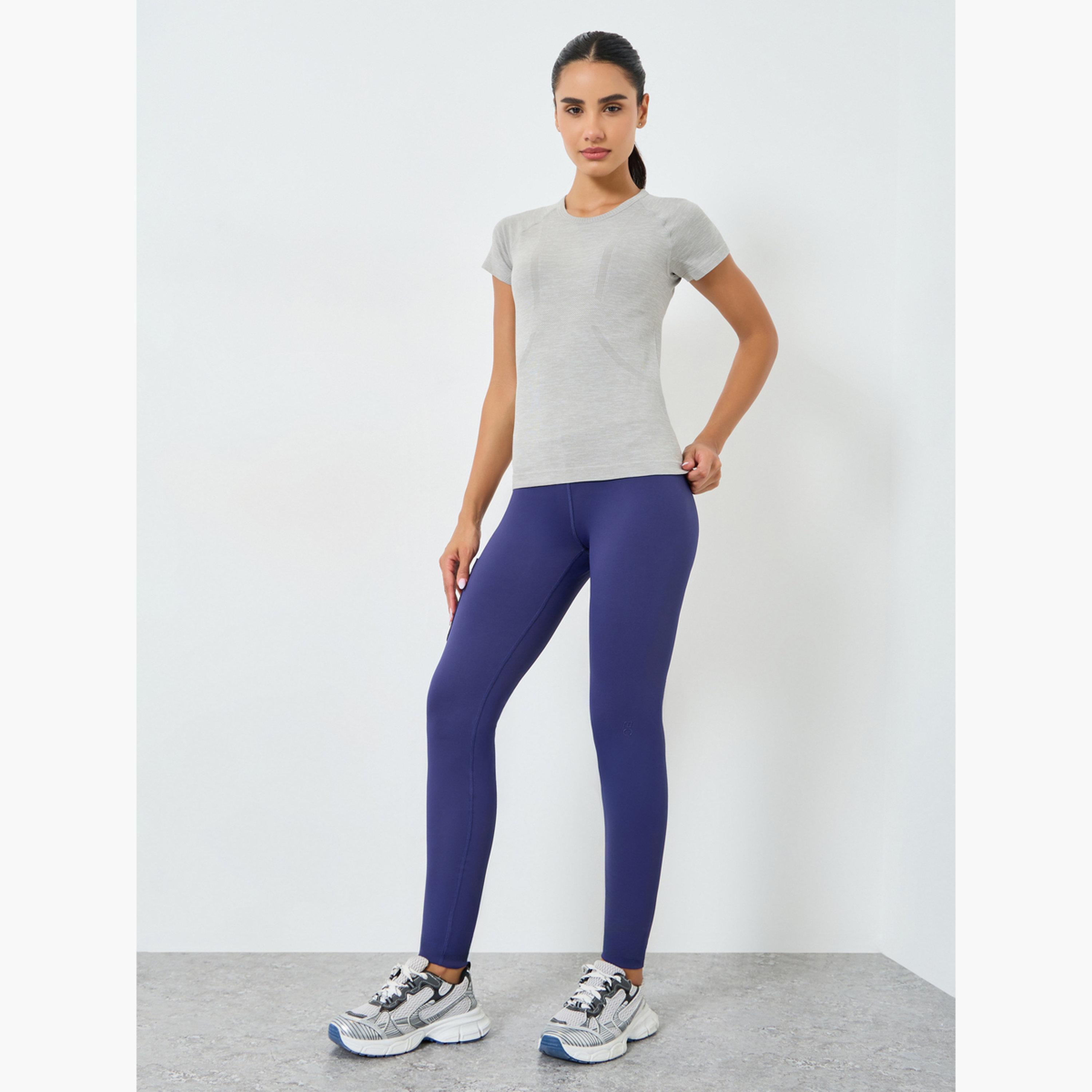 بلوزة بأكمام قصيرة وتفاصيل محددة بلا خياطة-sports-women-clothing-tshirtsandvests-image-2