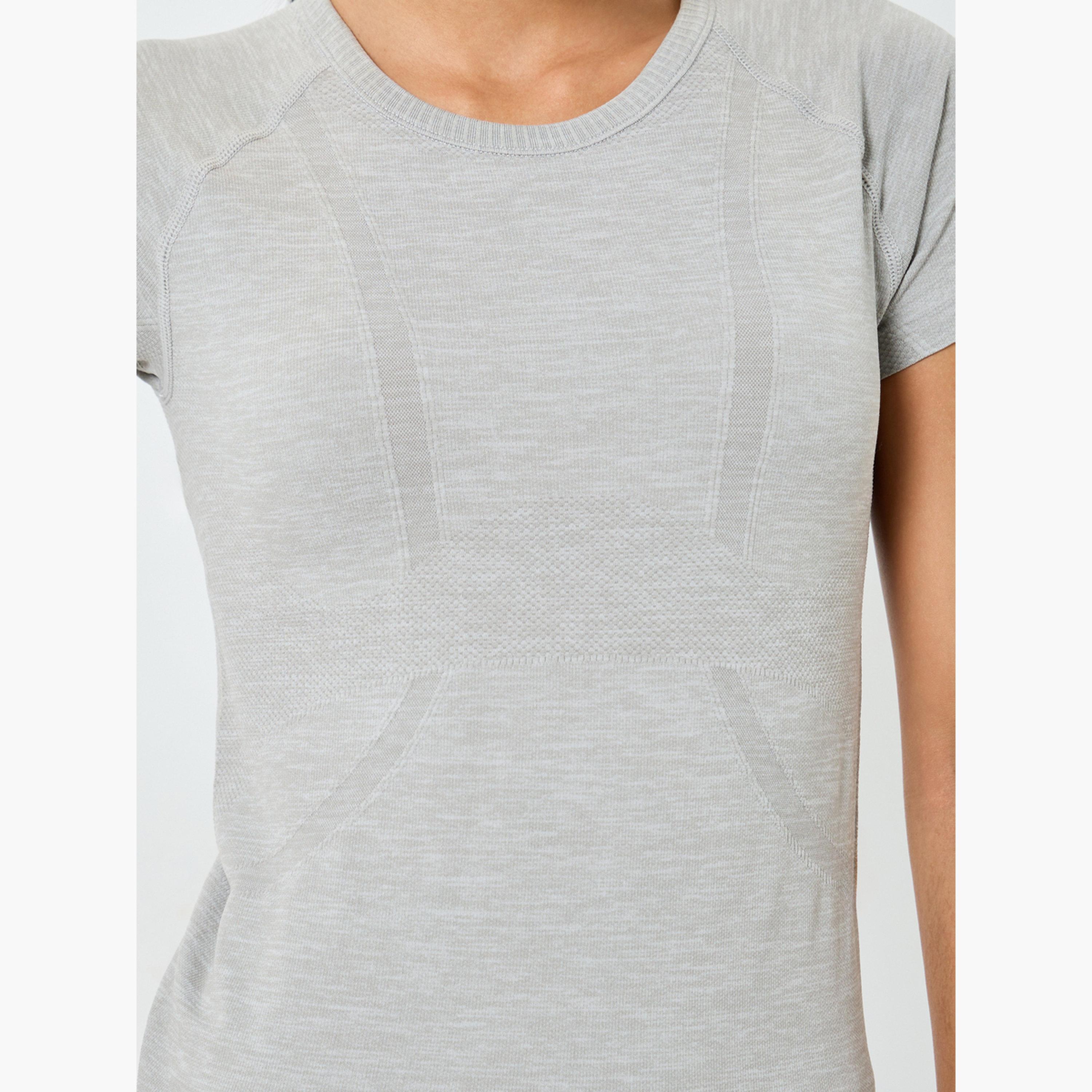 بلوزة بأكمام قصيرة وتفاصيل محددة بلا خياطة-sports-women-clothing-tshirtsandvests-image-3