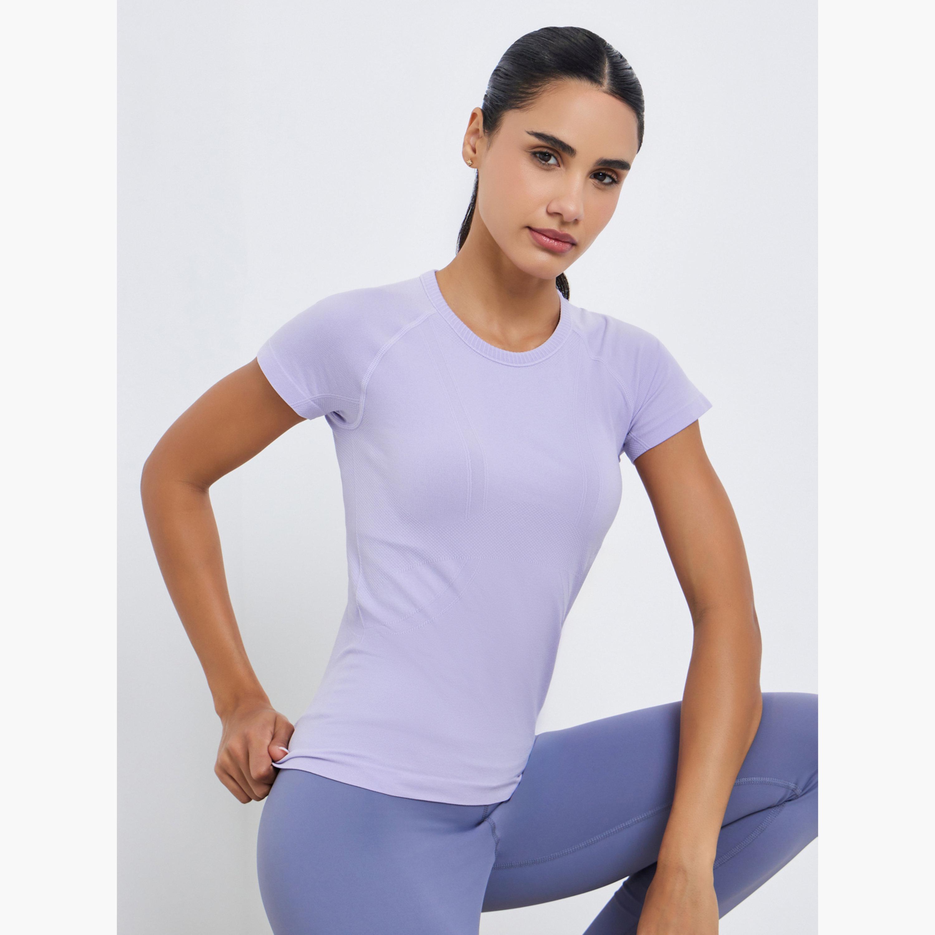 بلوزة بتفاصيل كونتور وبلا خياطة-sports-women-clothing-tshirtsandvests-image-2