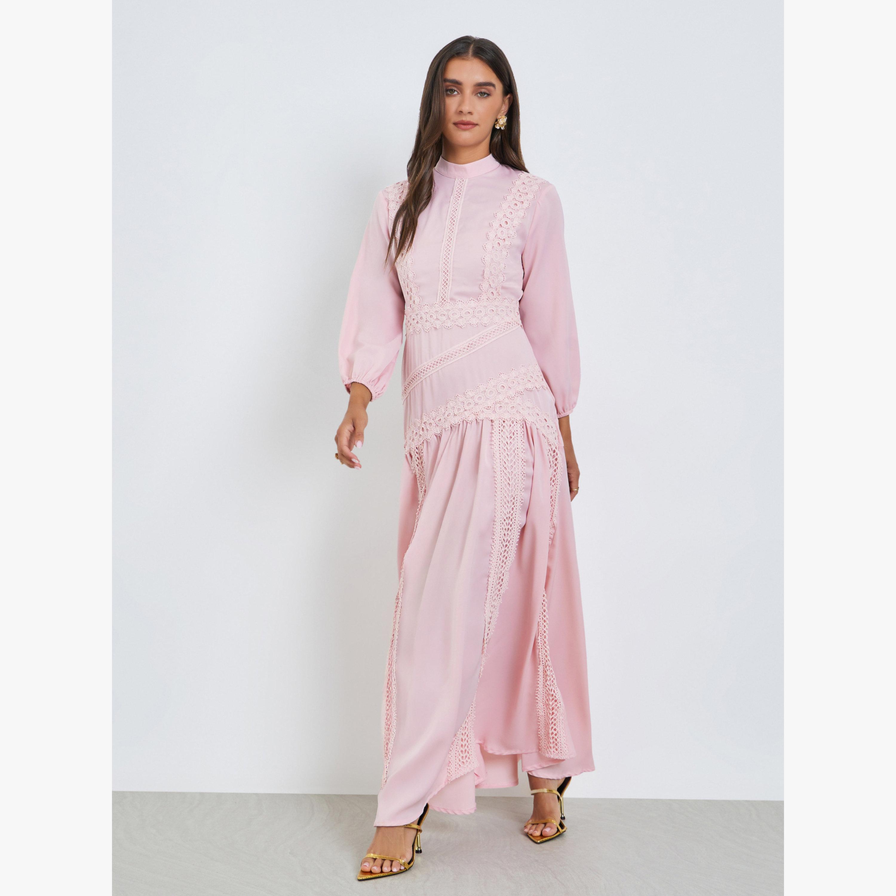 فستان طويل بياقة عالية وتفاصيل دانتيل-women-clothing-dresses-image-1