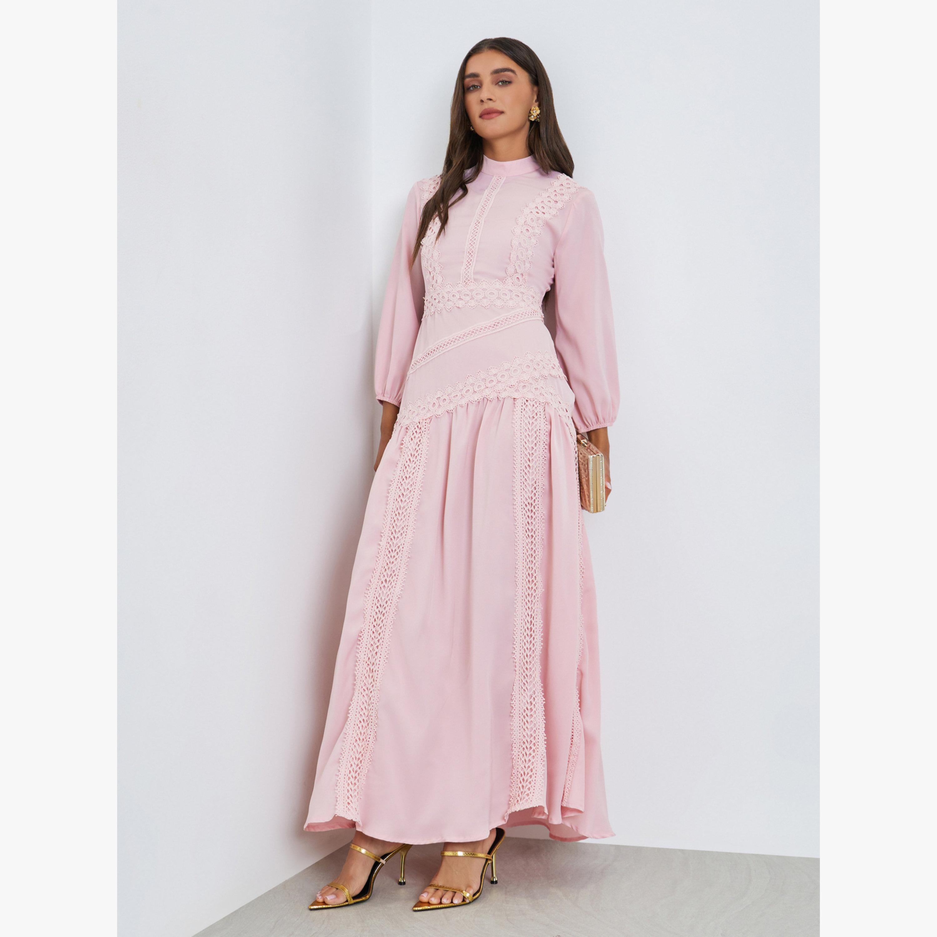 فستان طويل بياقة عالية وتفاصيل دانتيل-women-clothing-dresses-image-3