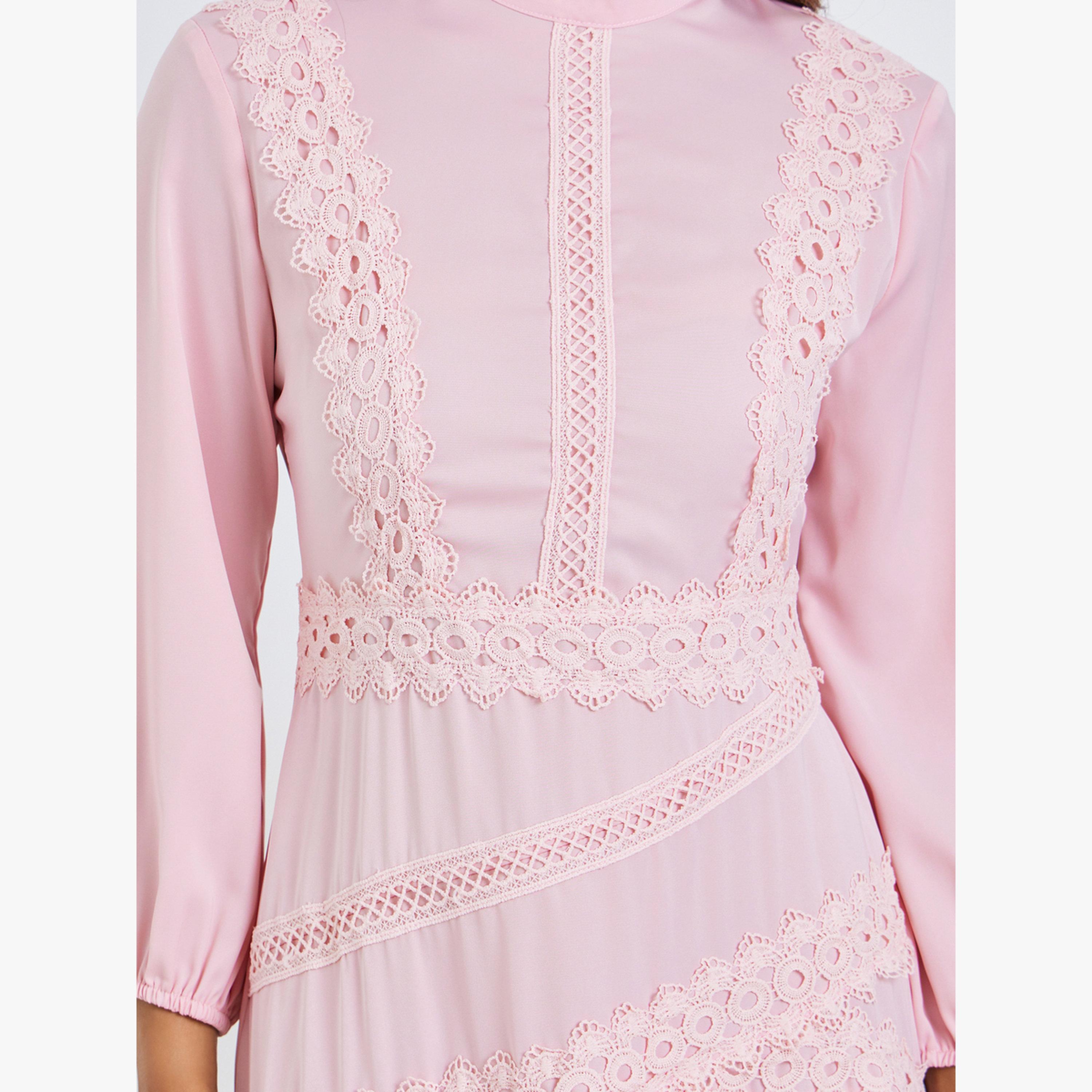 فستان طويل بياقة عالية وتفاصيل دانتيل-women-clothing-dresses-image-5