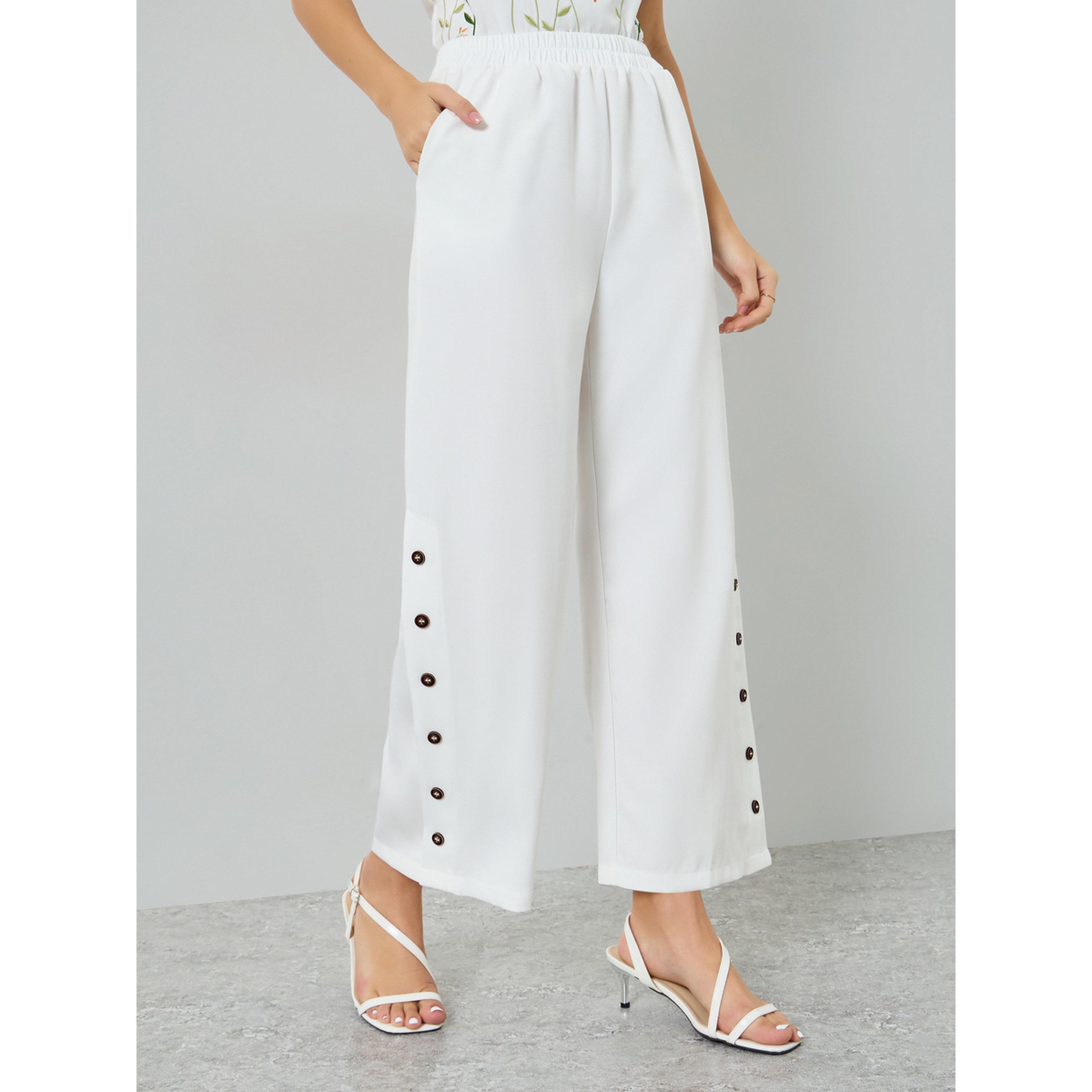 طقم منسق من بنطال بتفاصيل أزرار وبلوزة بتطريز زهور-women-clothing-coordsets-image-4