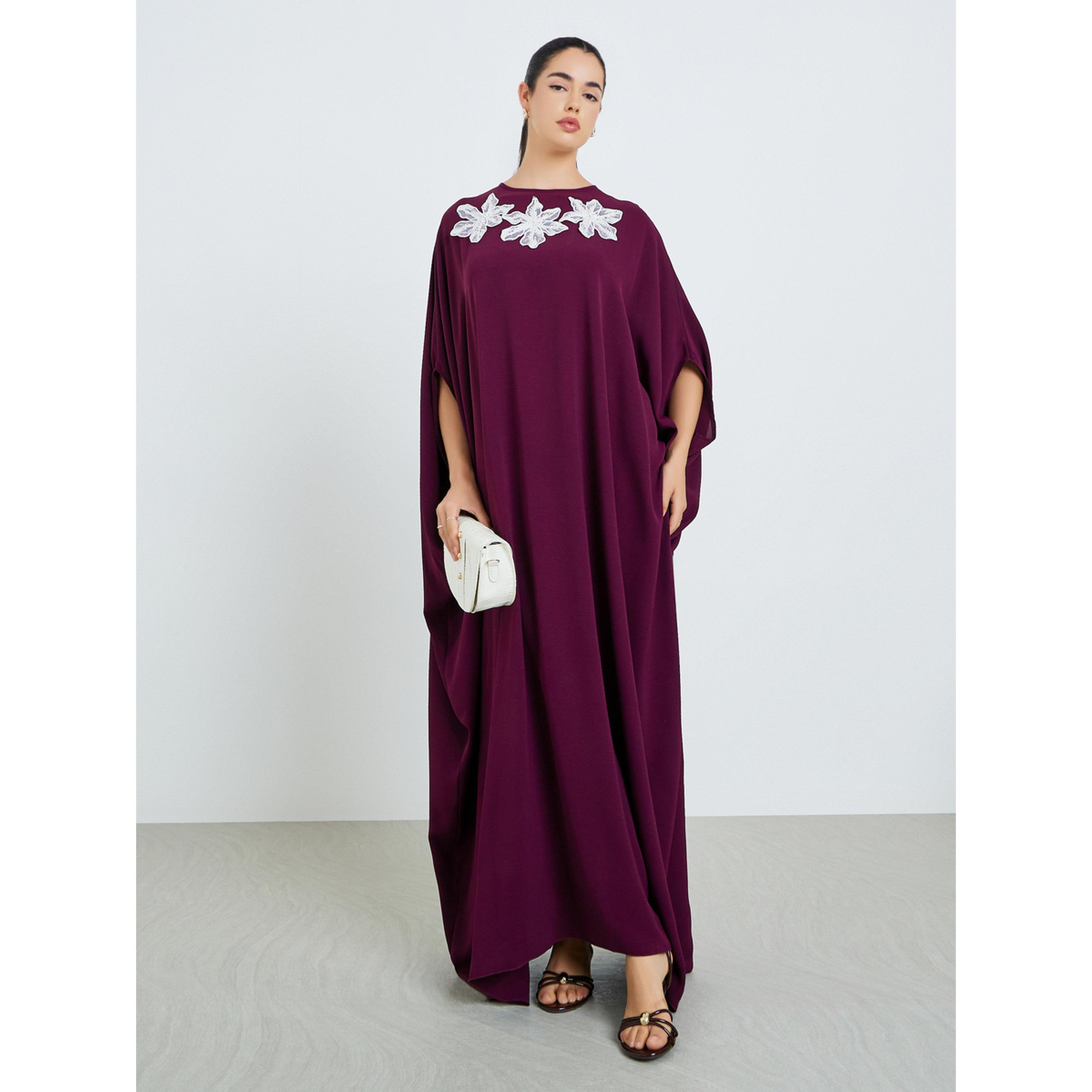 قفطان ماكسي بتطريز زهور لون بورغندي-women-arabicclothing-kaftan-image-1