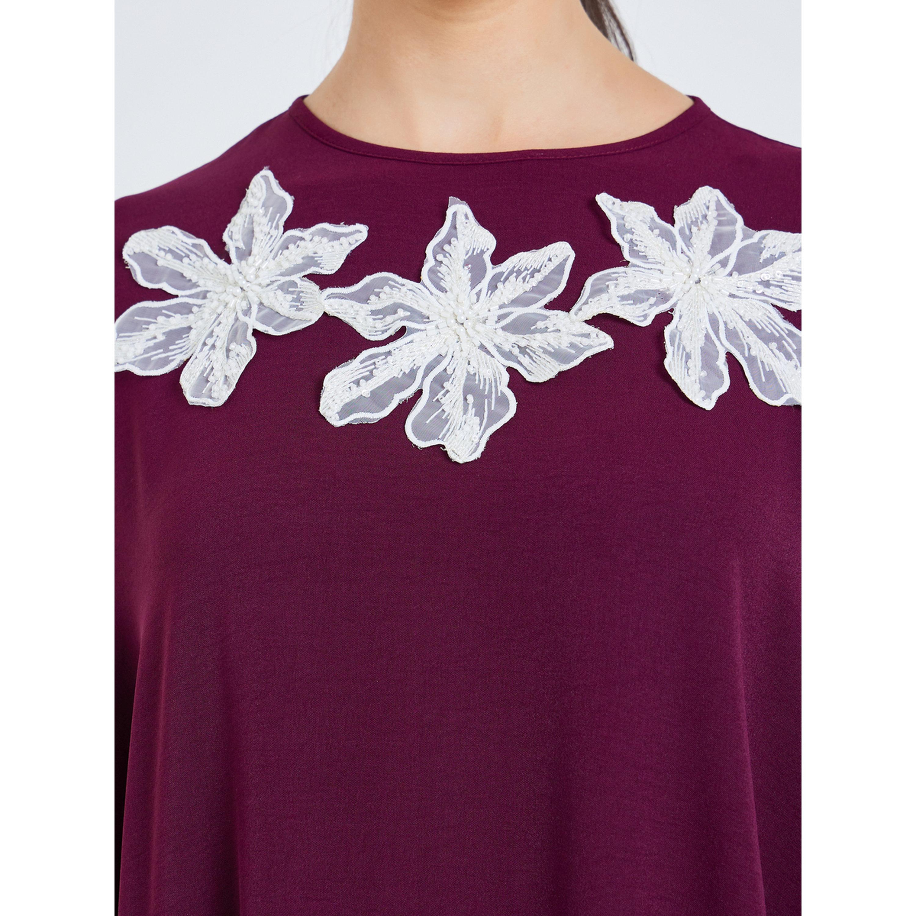 Styli Women Burgundy Maxi Kaftan with Floral Embellishments-women-arabicclothing-kaftan-image-4
