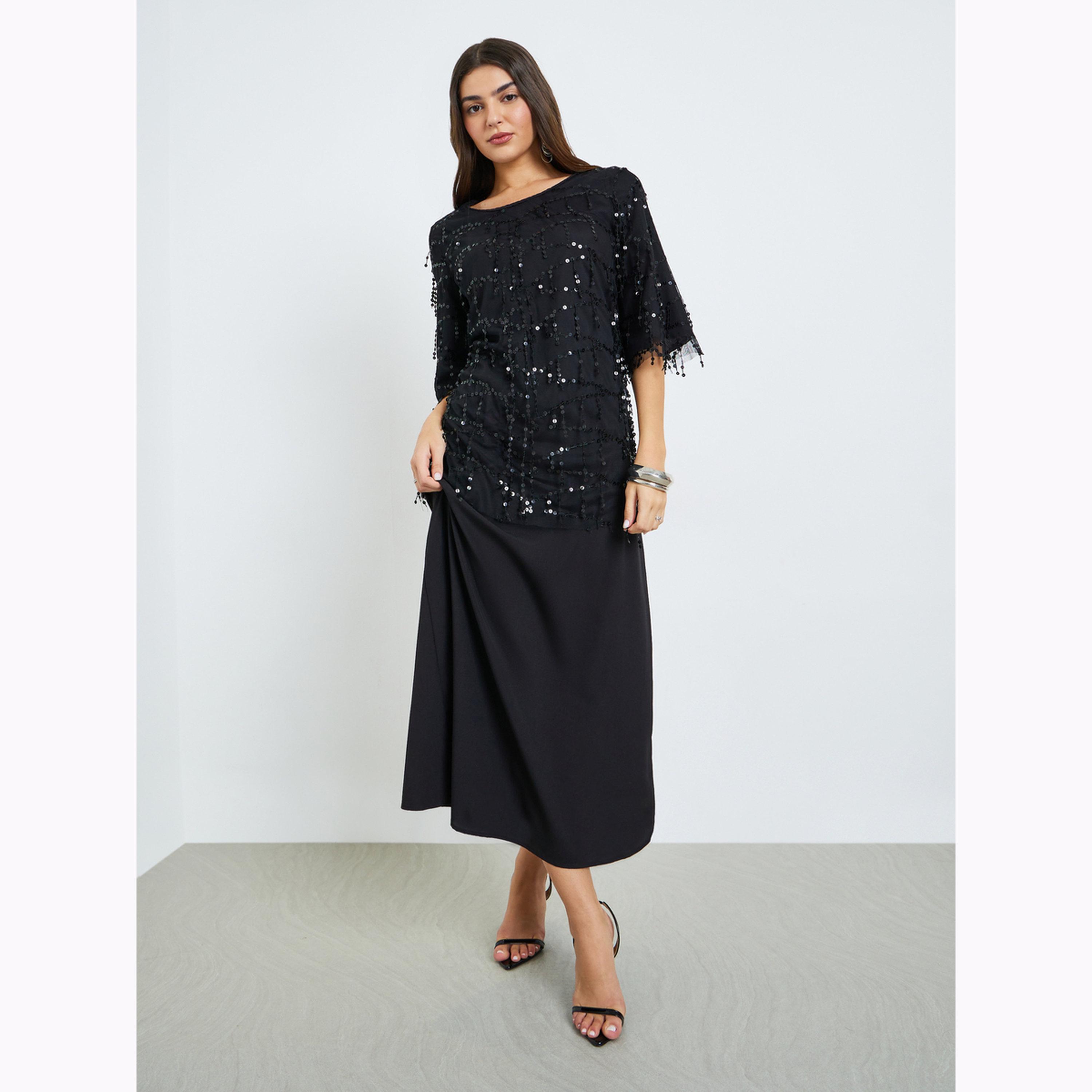 فستان طويل بحافة واسعة وتفاصيل ترتر-women-clothing-dresses-image-1