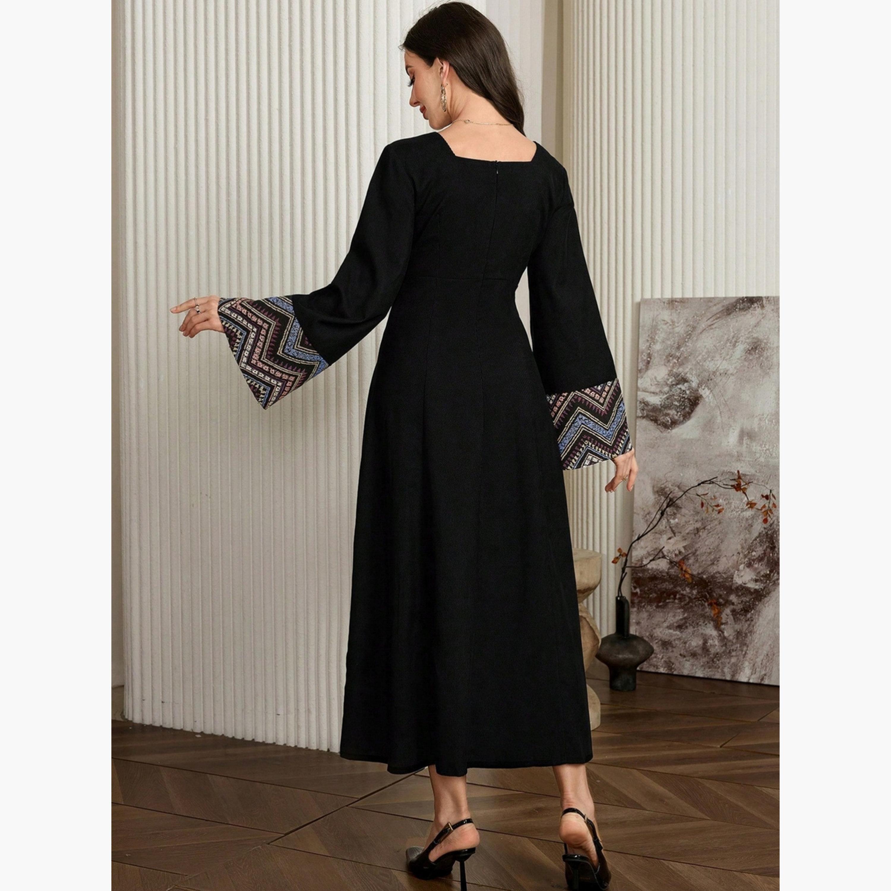 جلابية بياقة مربعة وطبعة جرافيك-women-arabicclothing-jalabiyas-image-6