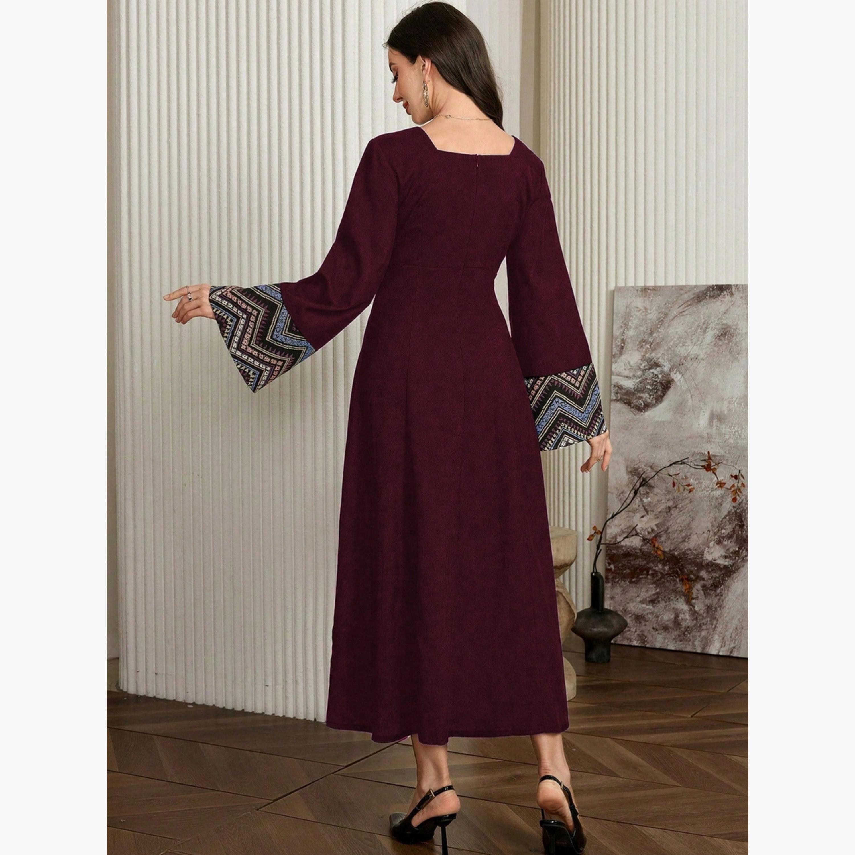 جلابية بياقة مربعة وطبعة جرافيك-women-arabicclothing-jalabiyas-image-2