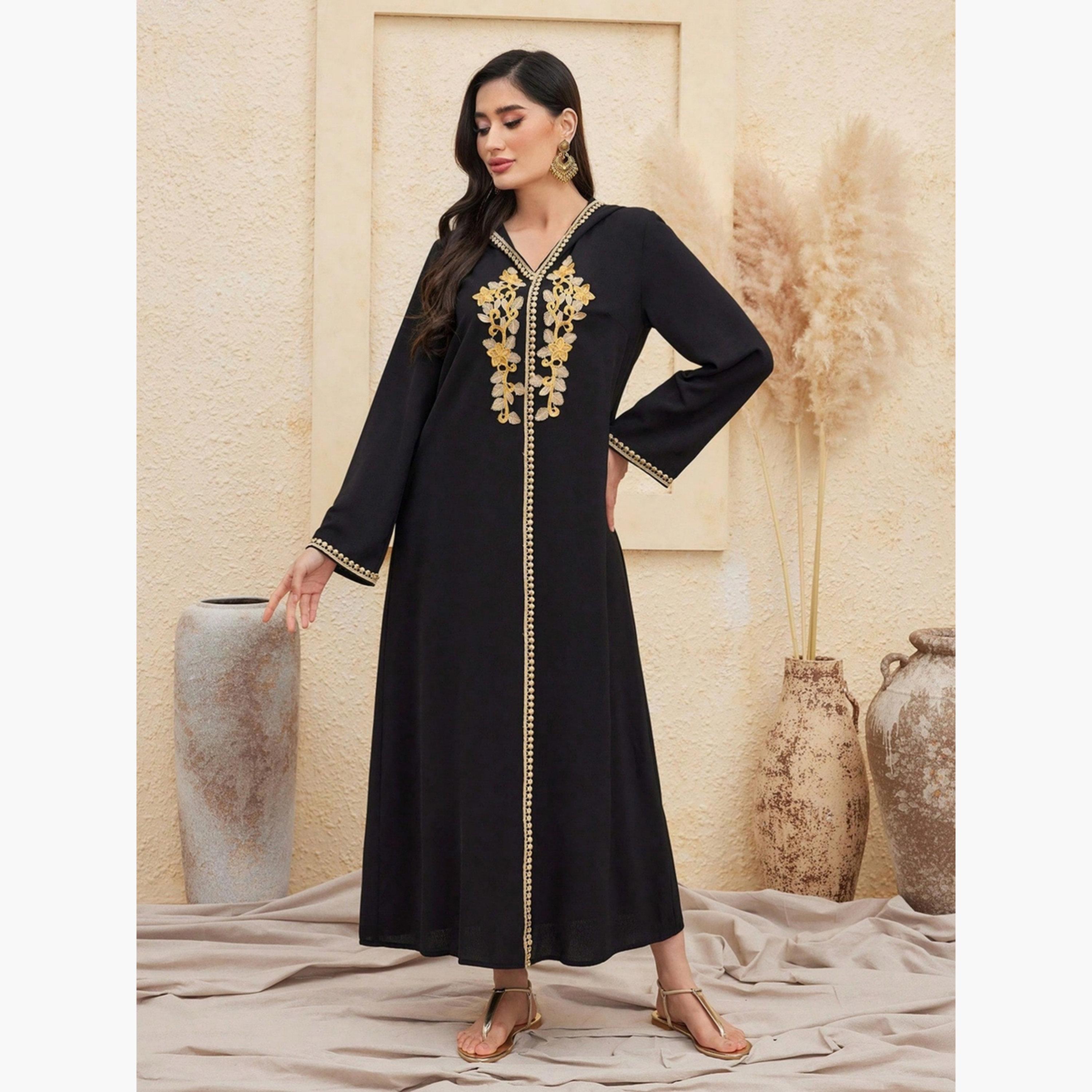 جلابية بغطاء رأس وتفاصيل رقعة زهور-women-arabicclothing-jalabiyas-image-3