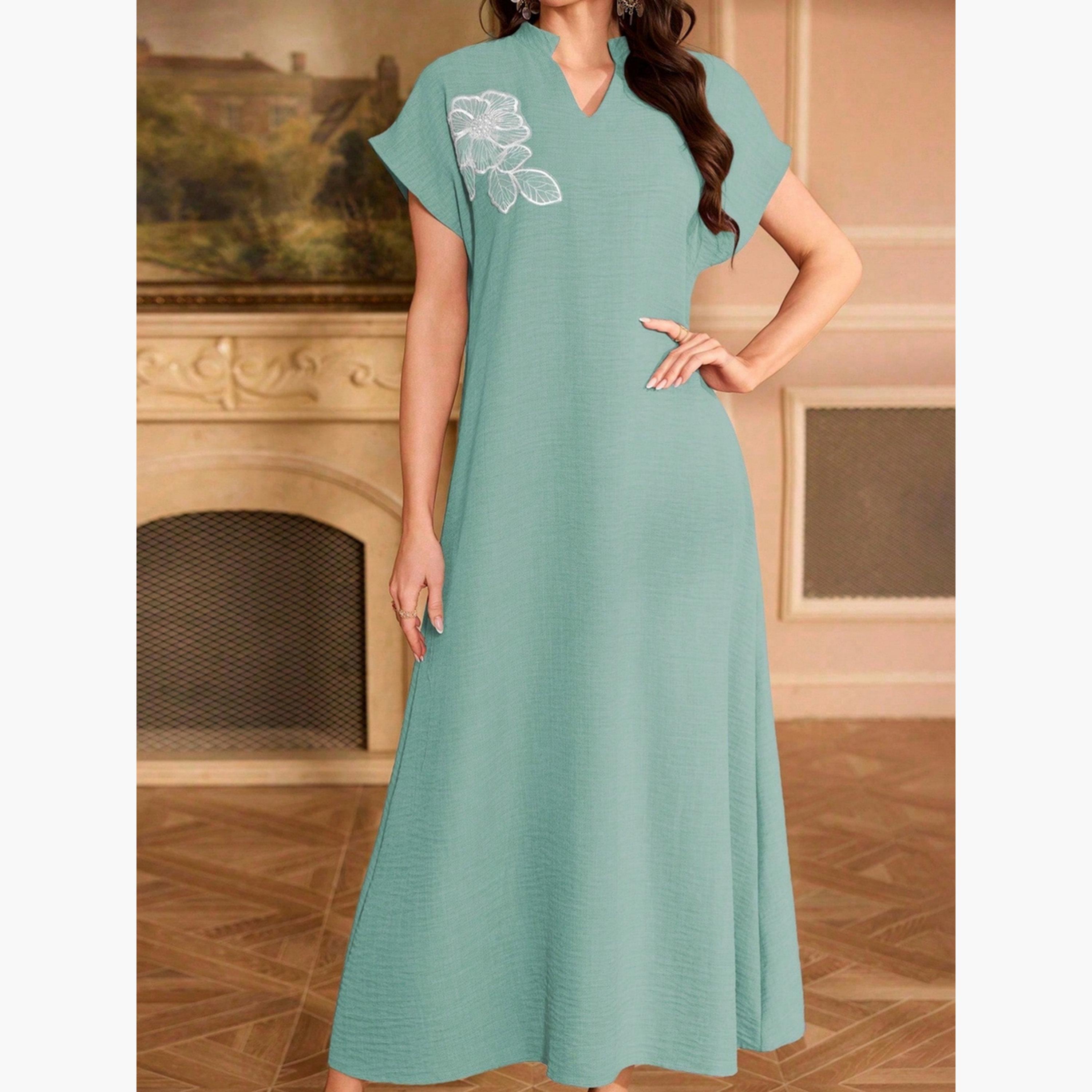 فستان طويل بياقة مفتوحة وتفاصيل رقعة زهور-women-clothing-dresses-image-5
