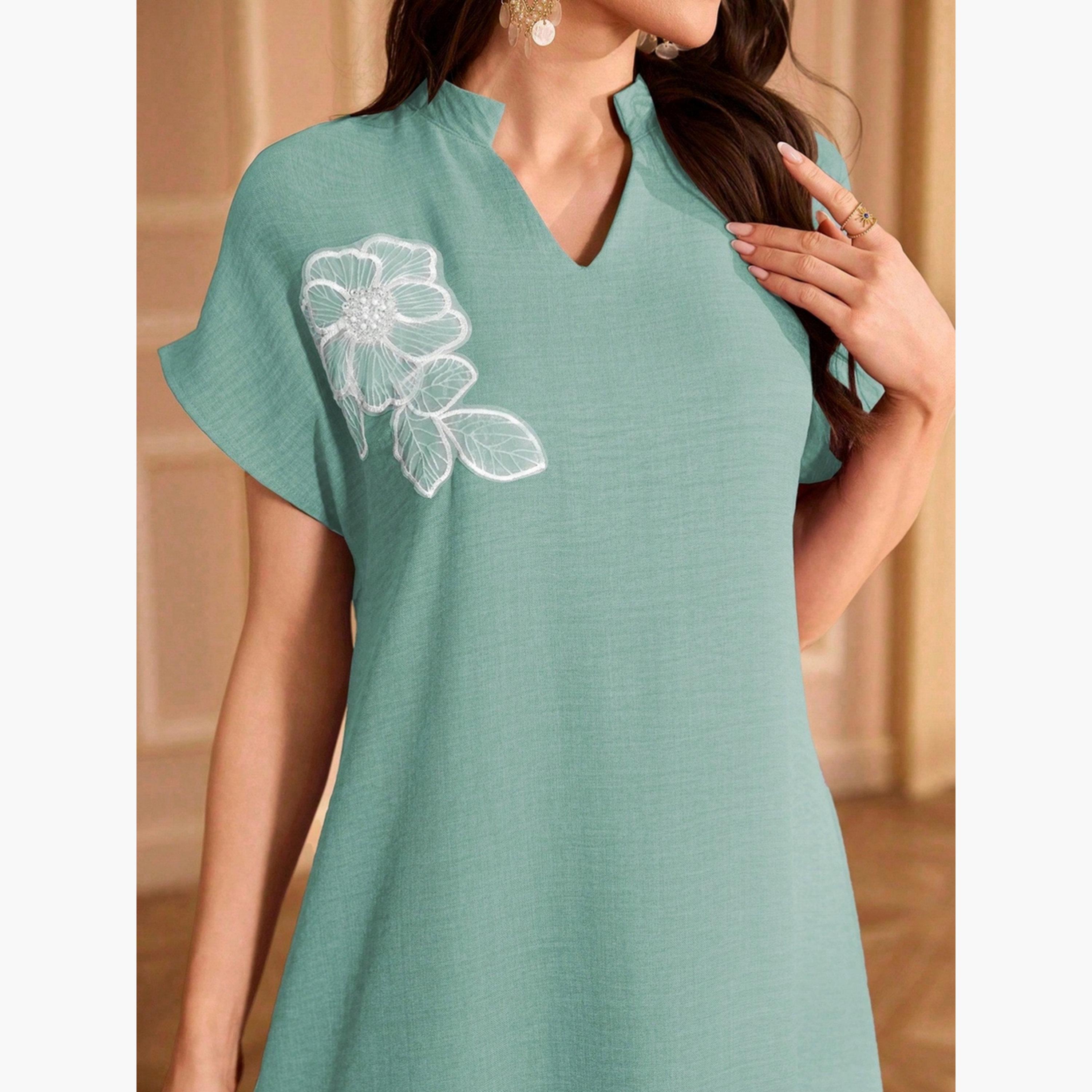فستان طويل بياقة مفتوحة وتفاصيل رقعة زهور-women-clothing-dresses-image-6