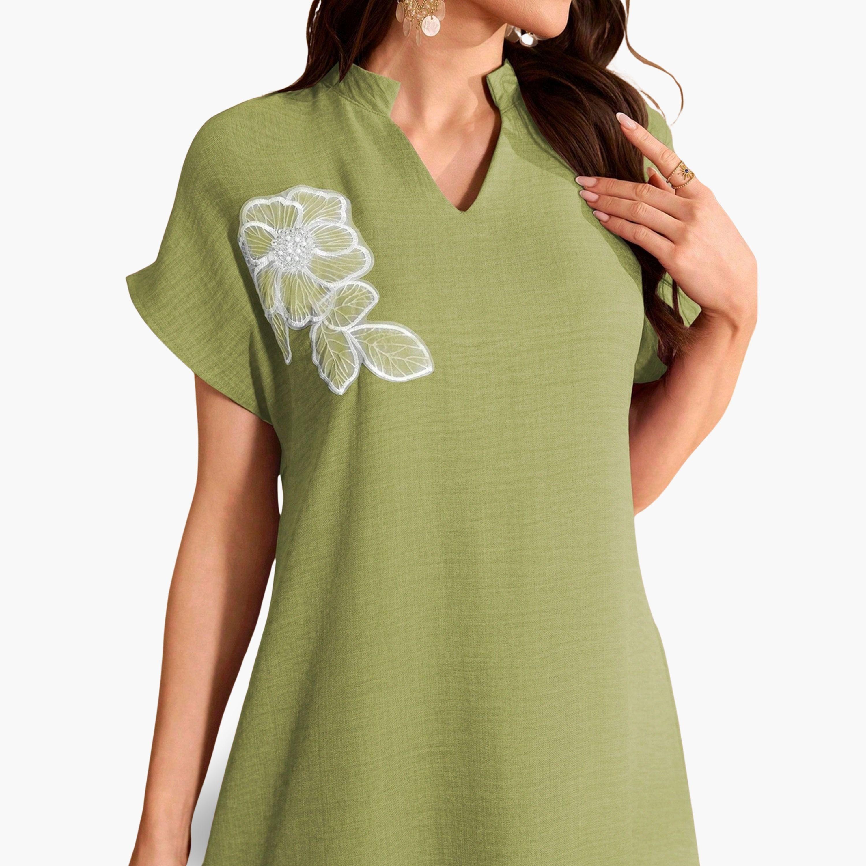 فستان طويل بياقة مفتوحة وتفاصيل رقع الزهور-women-clothing-dresses-image-6
