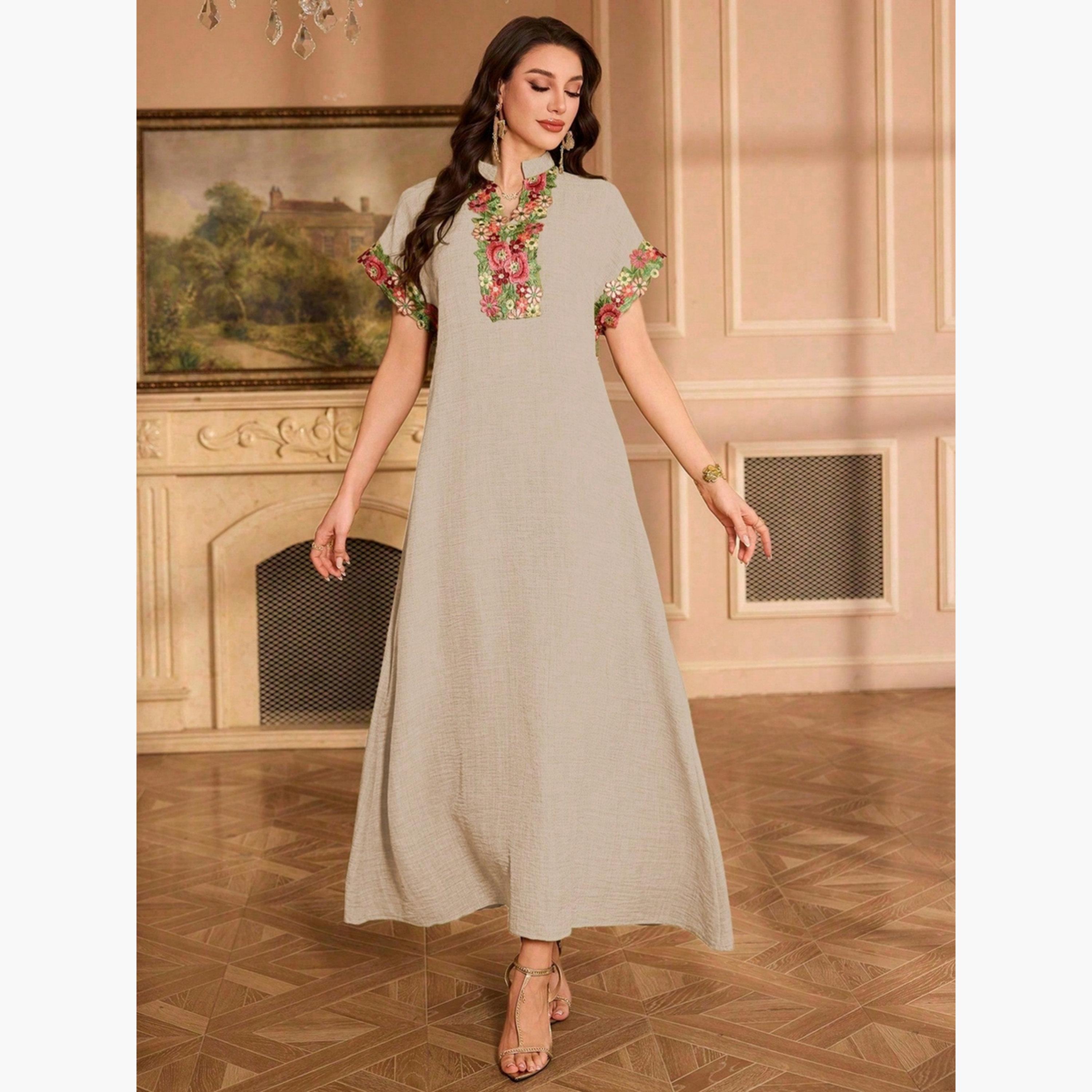 جلابية بياقة مفتوحة وتفاصيل رقعة زهور-women-arabicclothing-jalabiyas-image-3