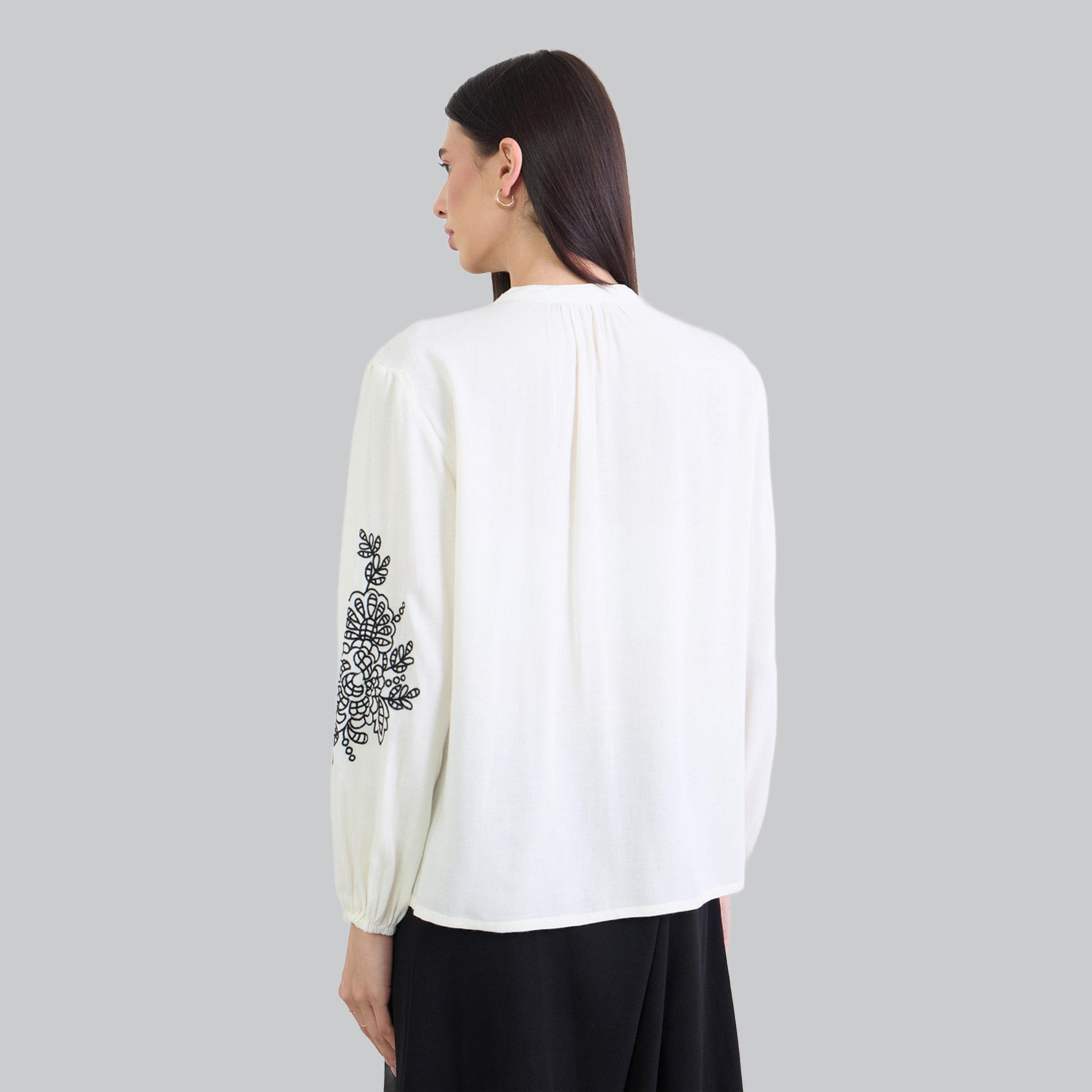 بلوزة مطرزة بأكمام منفوخة-women-clothing-shirtsandblouses-blouses-image-3