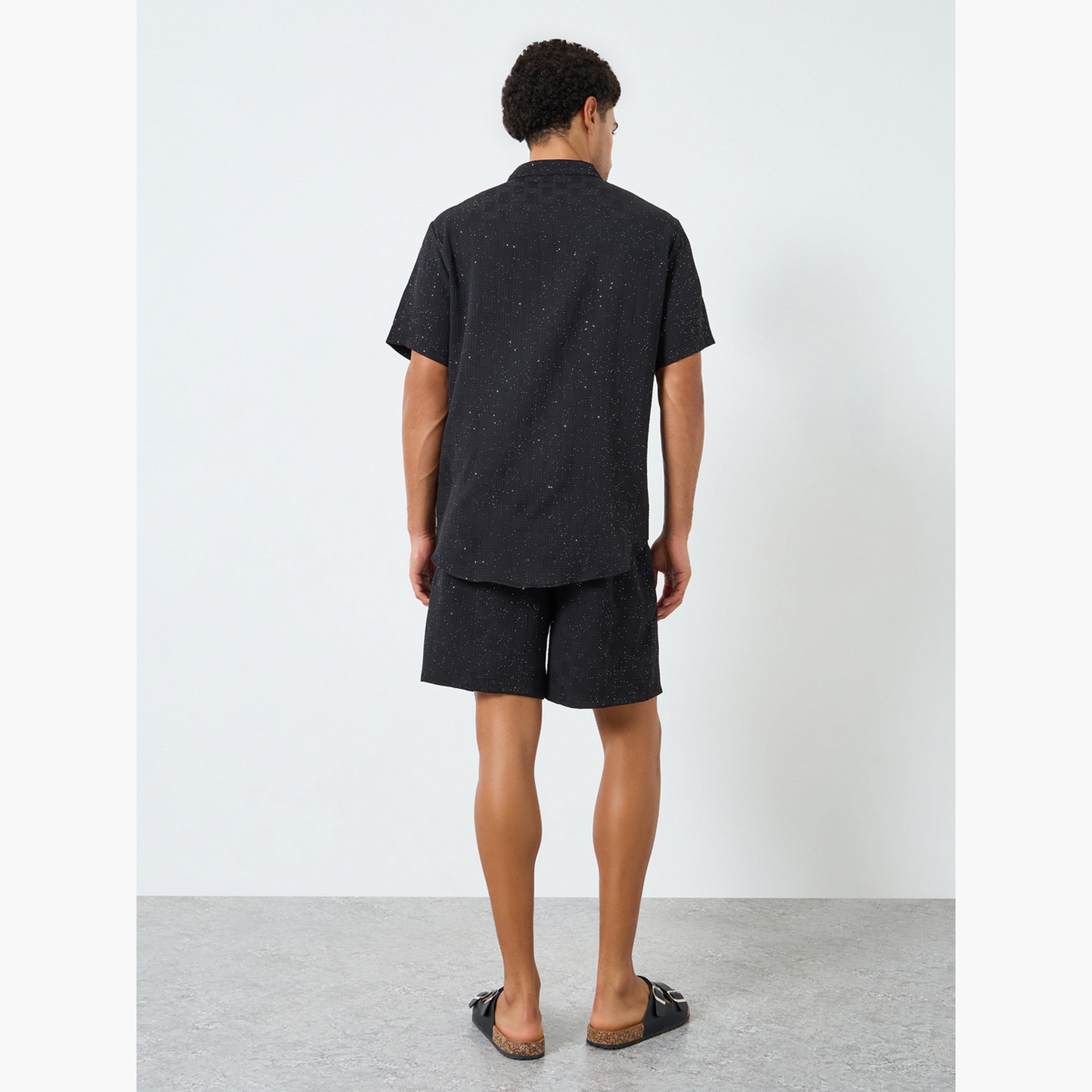 طقم قميص بملمس بارز وياقة قائمة وشورت للرجال-men-clothing-coordsets-image-3
