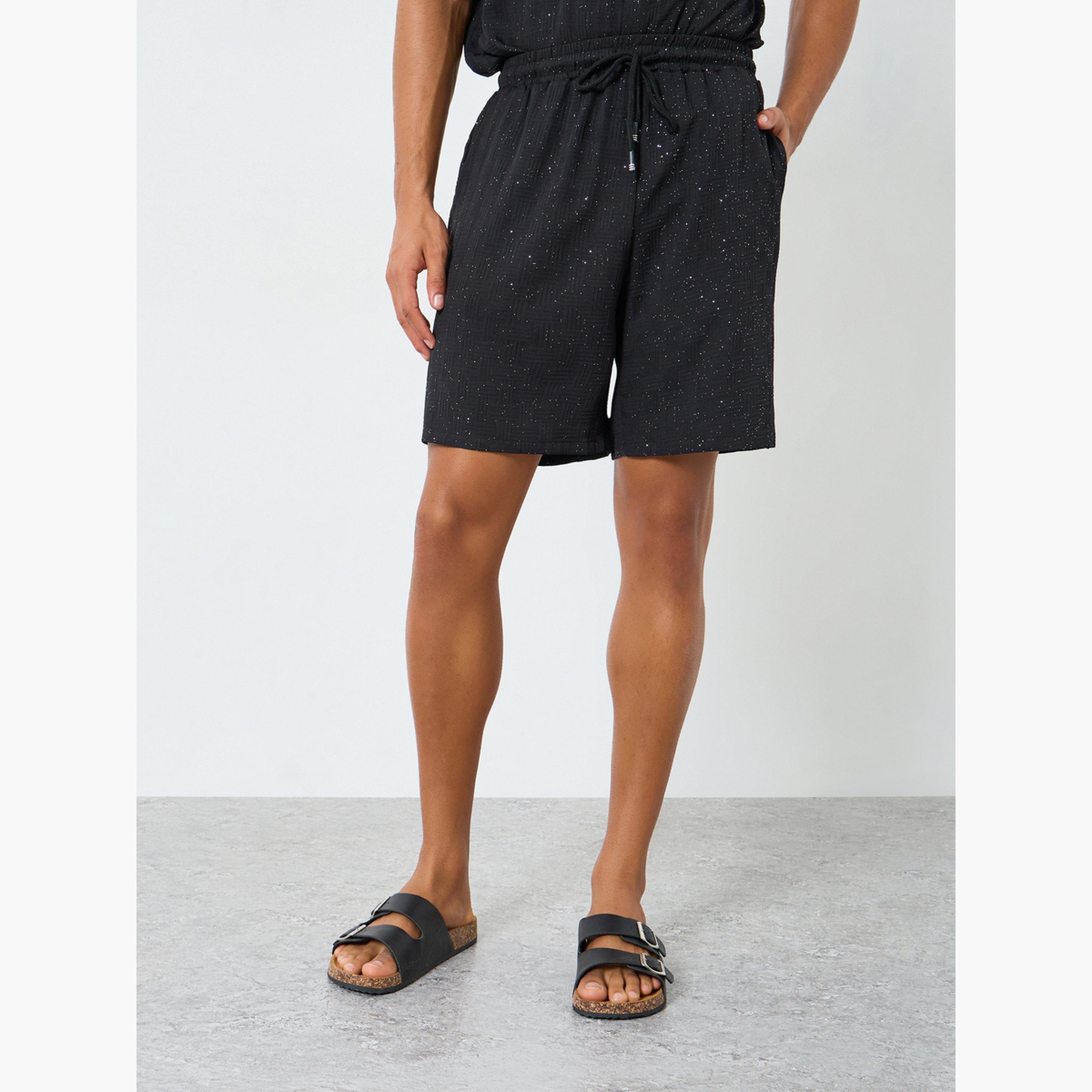 طقم قميص بملمس بارز وياقة قائمة وشورت للرجال-men-clothing-coordsets-image-4