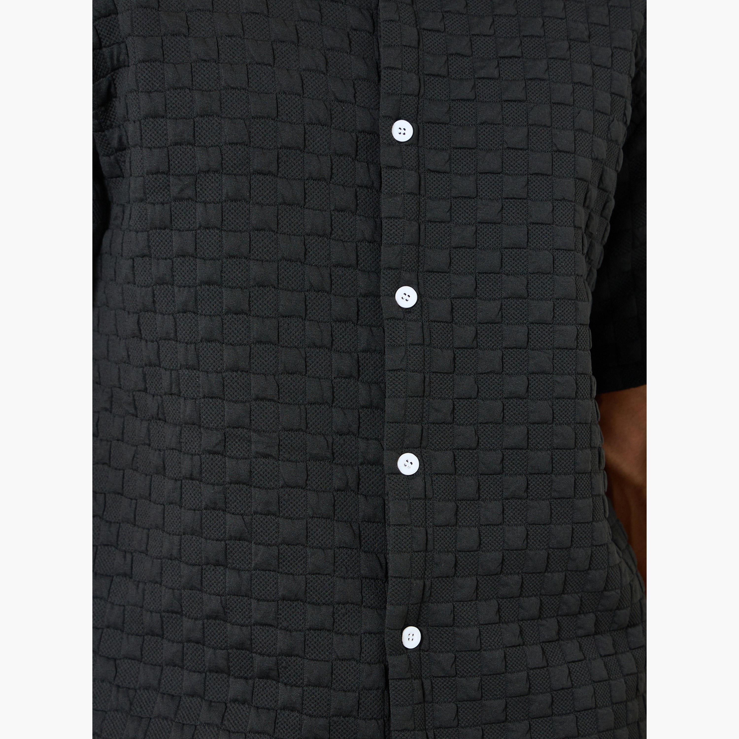 طقم قميص بملمس بارز وياقة قائمة وشورت للرجال-men-clothing-coordsets-image-5