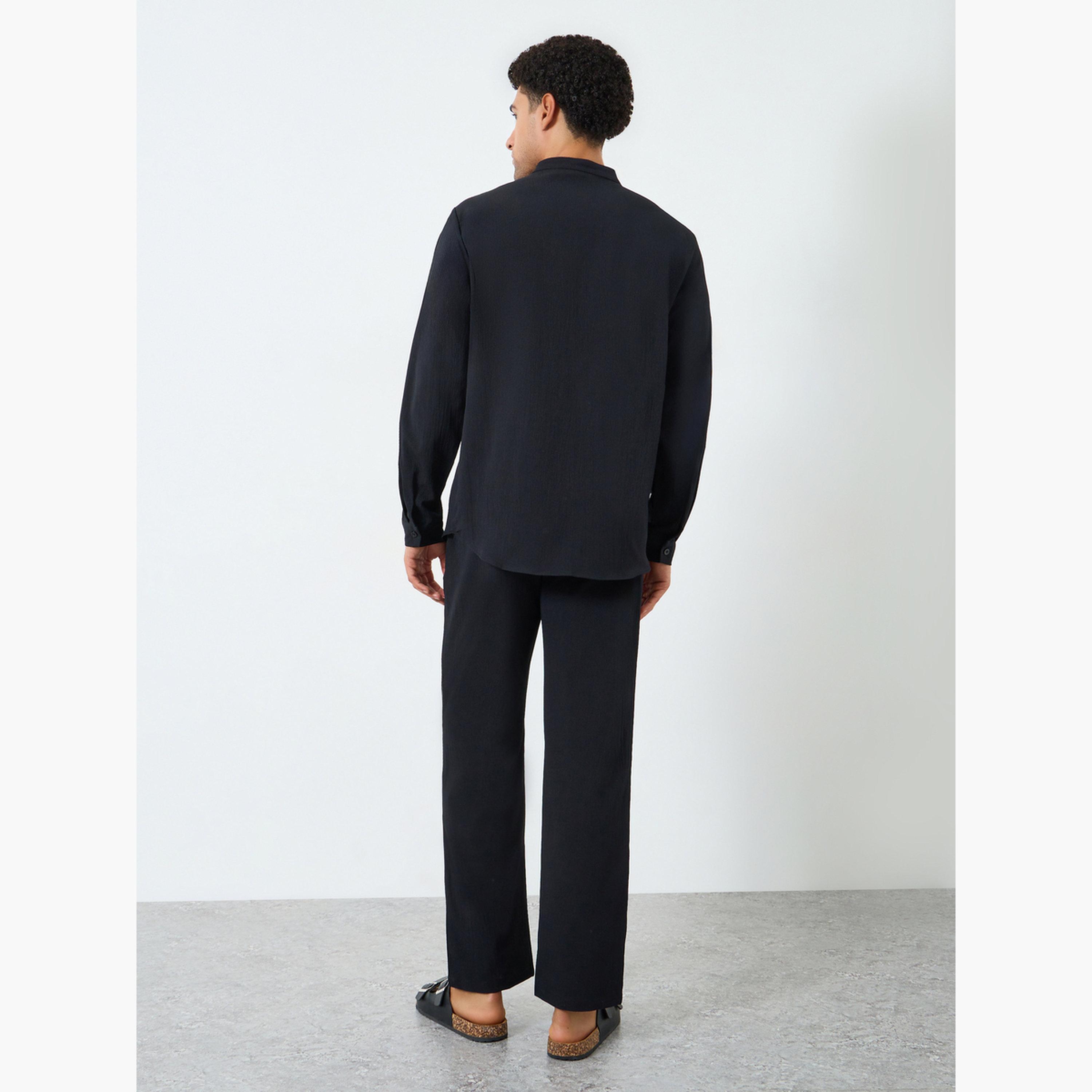 طقم قميص بملمس بارز وياقة قائمة وبنطال للرجال-men-clothing-coordsets-image-3