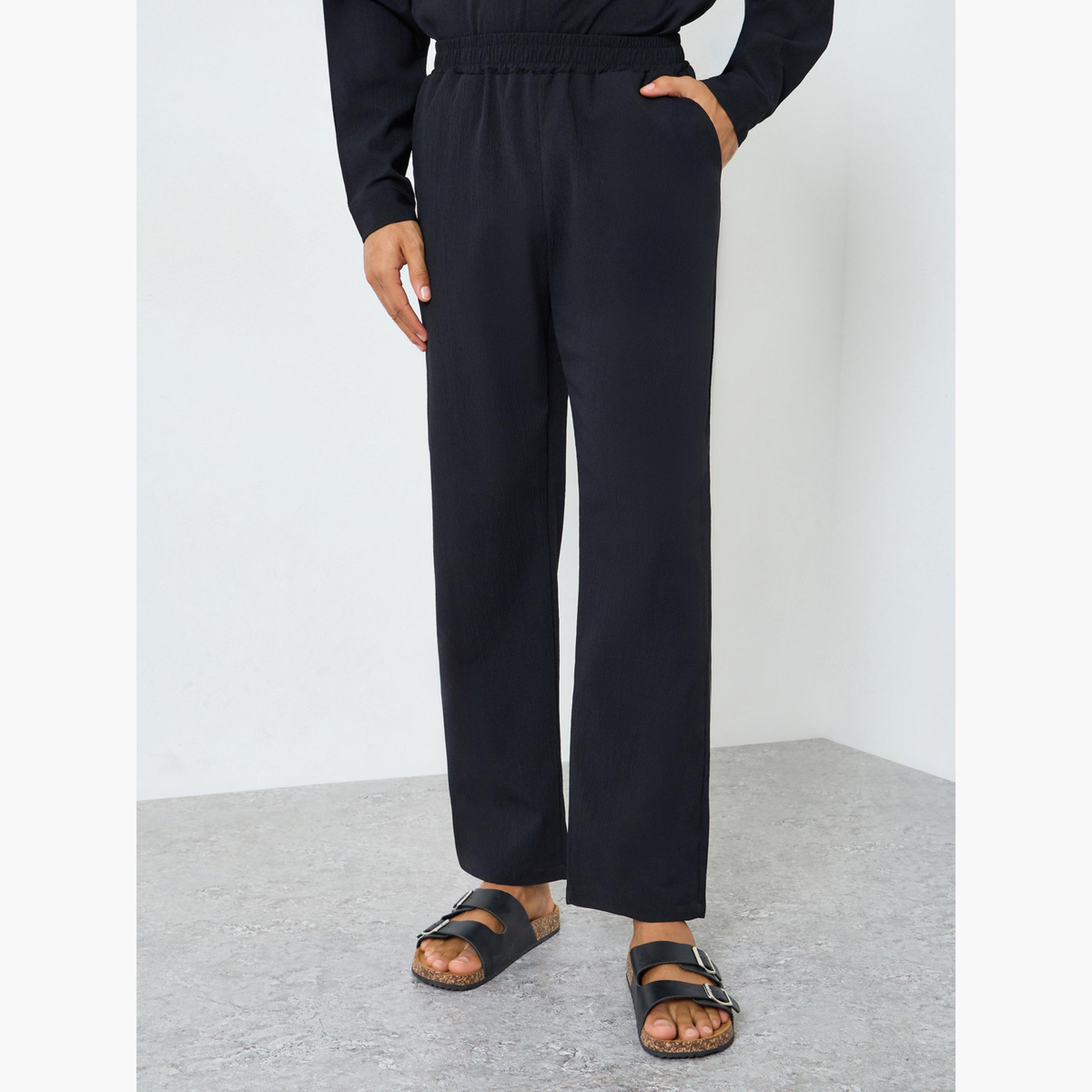 طقم قميص بملمس بارز وياقة قائمة وبنطال للرجال-men-clothing-coordsets-image-4