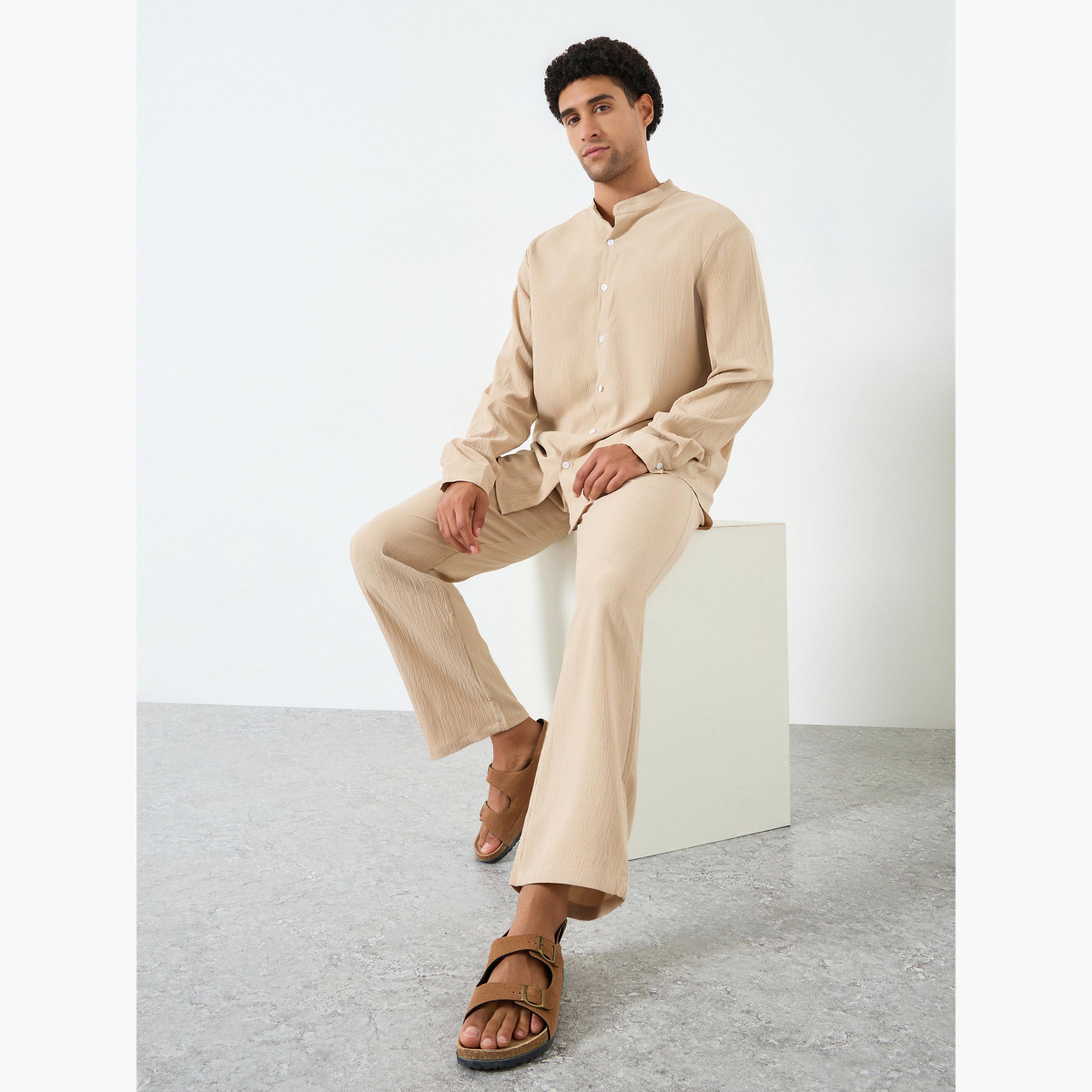 طقم قميص بملمس بارز وياقة قائمة وبنطال للرجال-men-clothing-coordsets-image-2