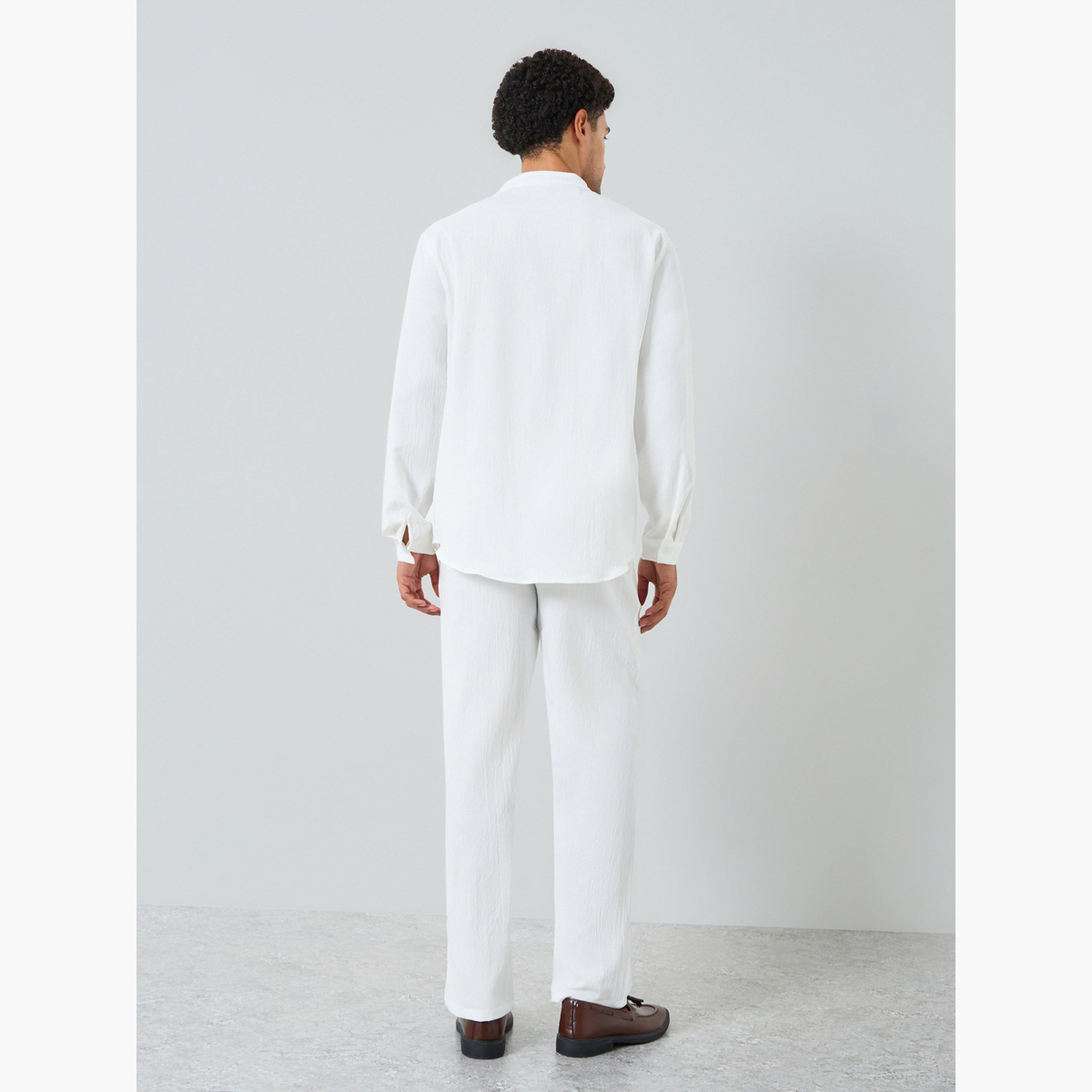 طقم قميص بملمس بارز وياقة قائمة وبنطال للرجال-men-clothing-coordsets-image-3