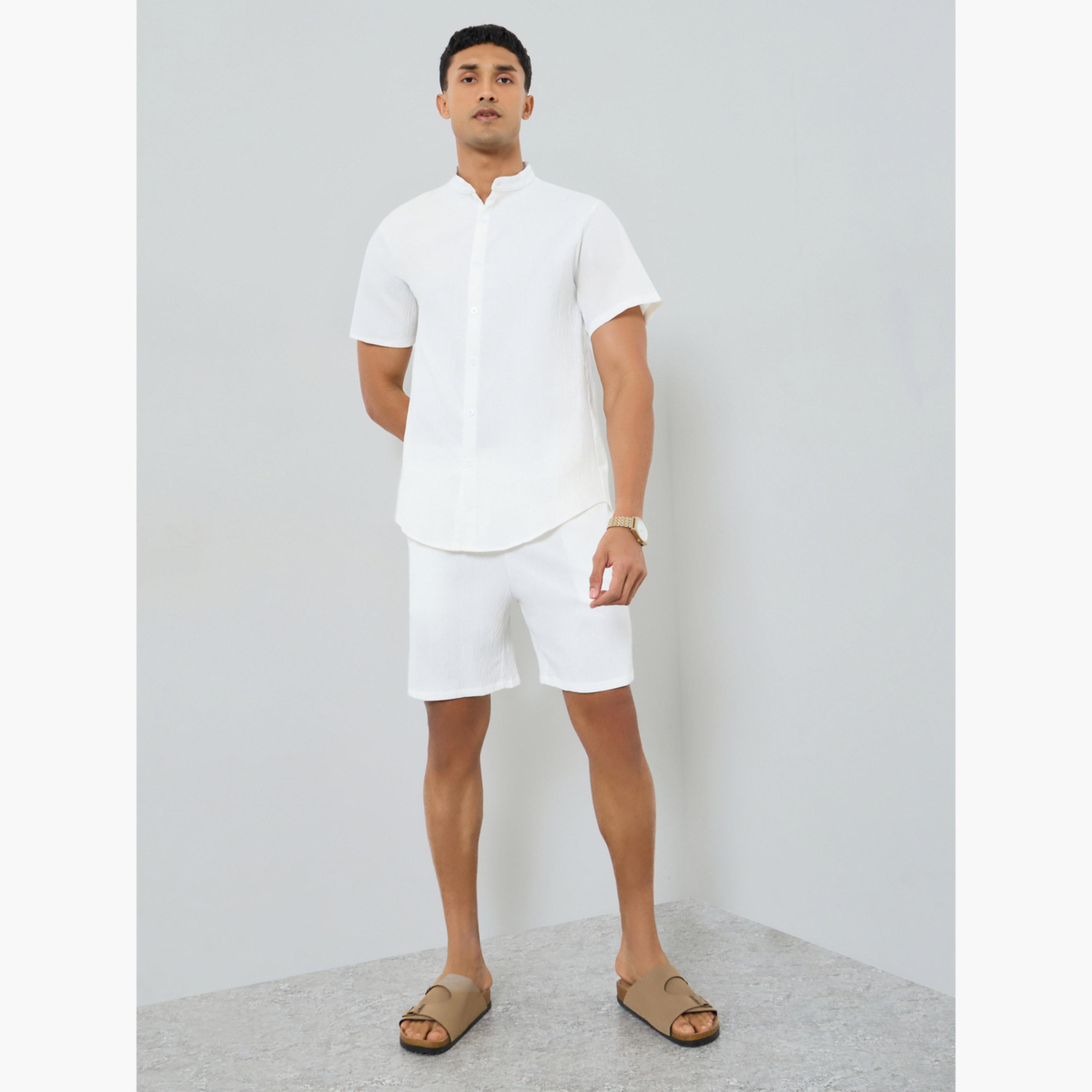 طقم قميص سادة بياقة قائمة وشورت للرجال-men-clothing-coordsets-image-1