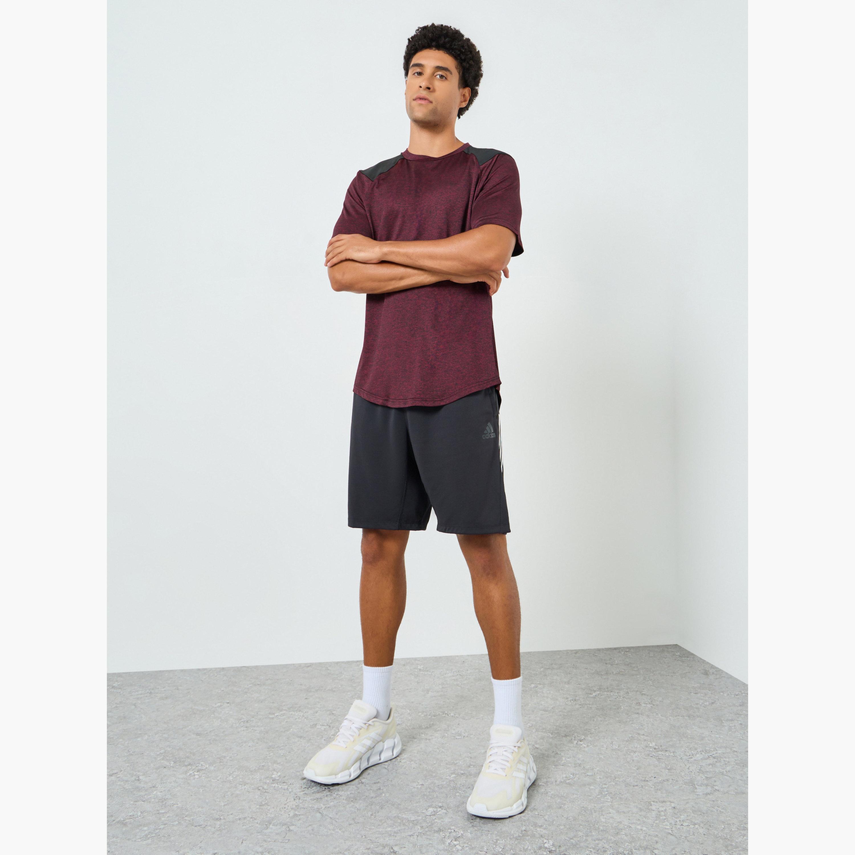 Styli Men Contrast Shoulder Scoop Hem Training T-Shirt-men-clothing-sportswearandactivewear-tshirtsandpolos-image-2