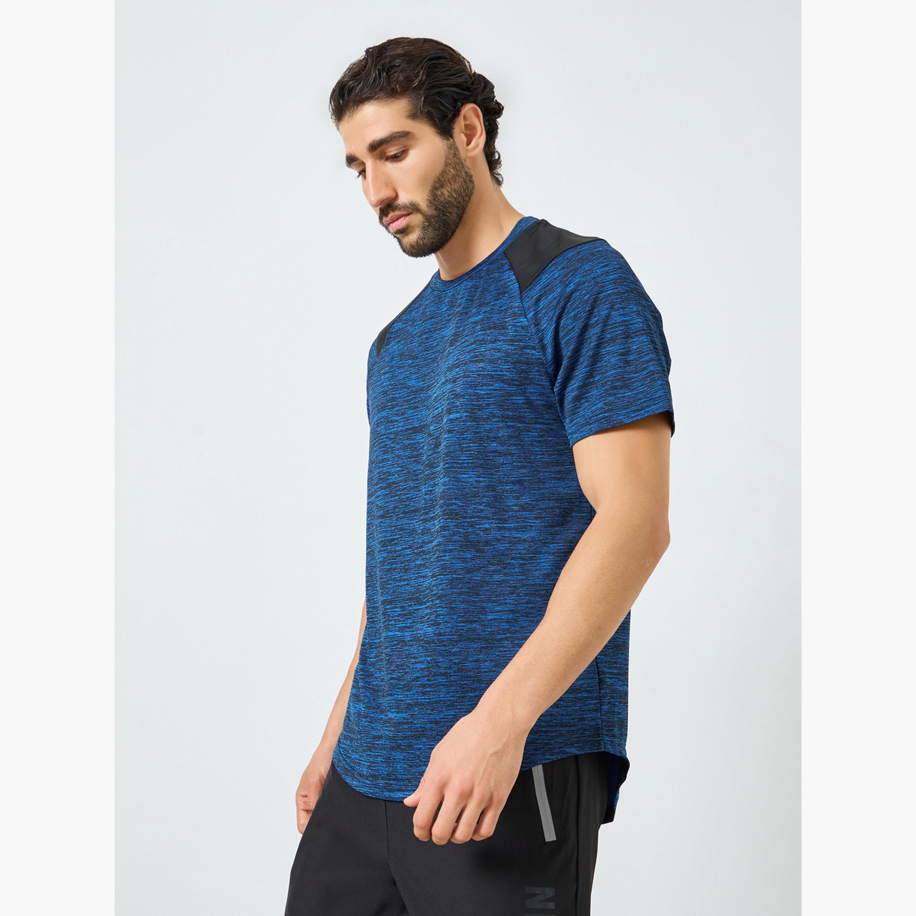 Styli Men Contrast Shoulder Scoop Hem Training T-Shirt-men-clothing-sportswearandactivewear-tshirtsandpolos-image-1