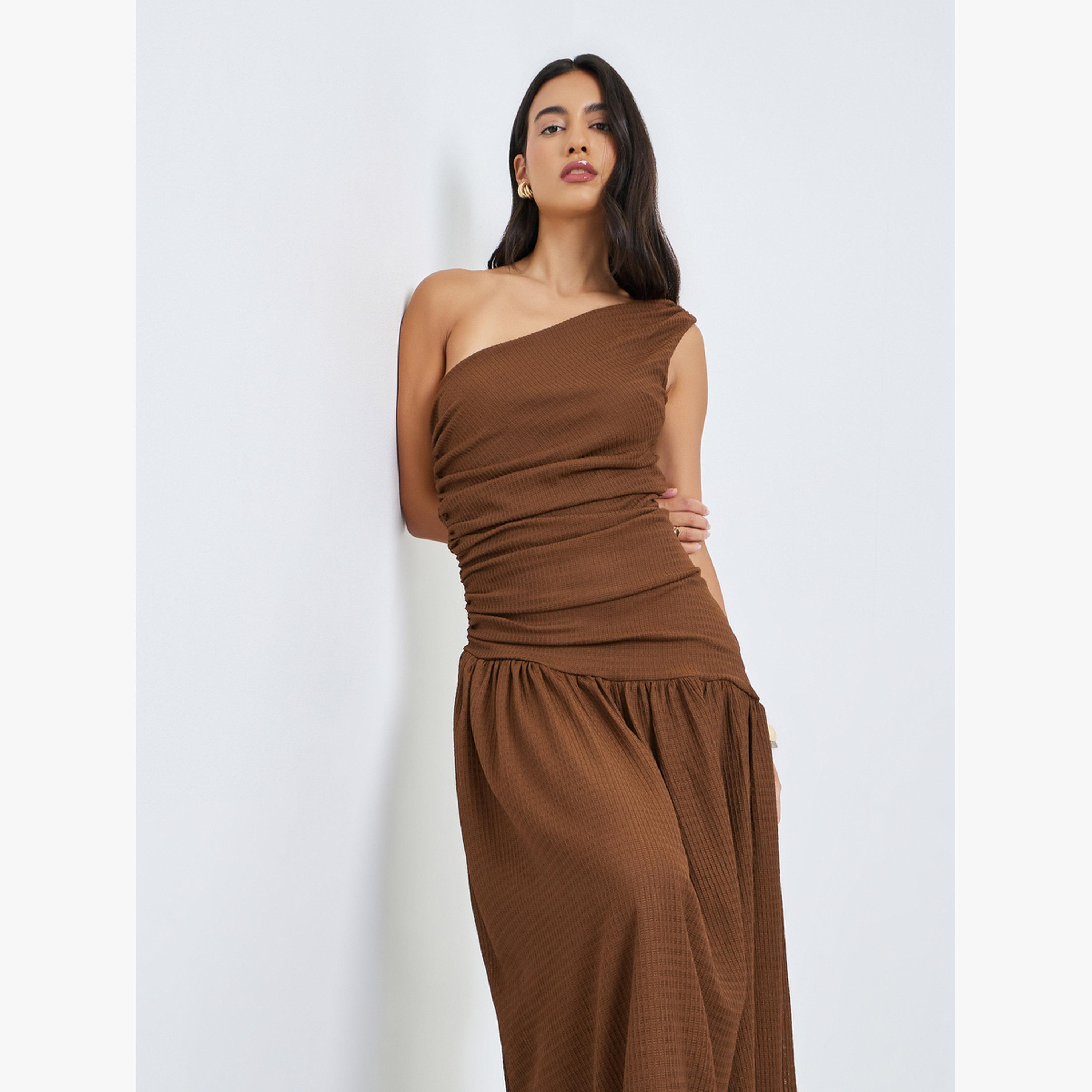 فستان طويل بكتف واحد وتفاصيل زمزمة بحافة واسعة-women-clothing-dresses-image-3