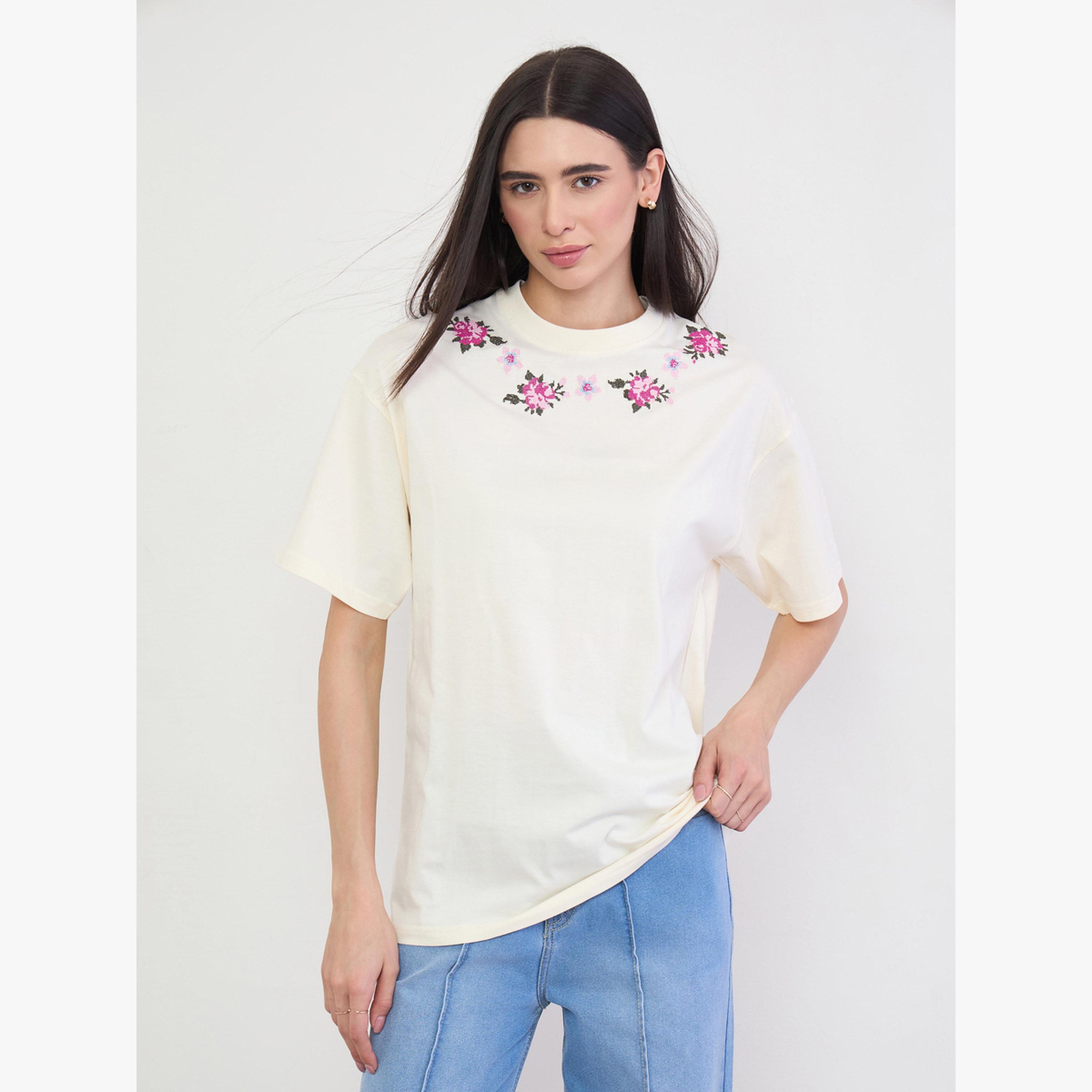تيشيرت واسع بطبعة زهور وتطريز-women-clothing-tshirts-image-1