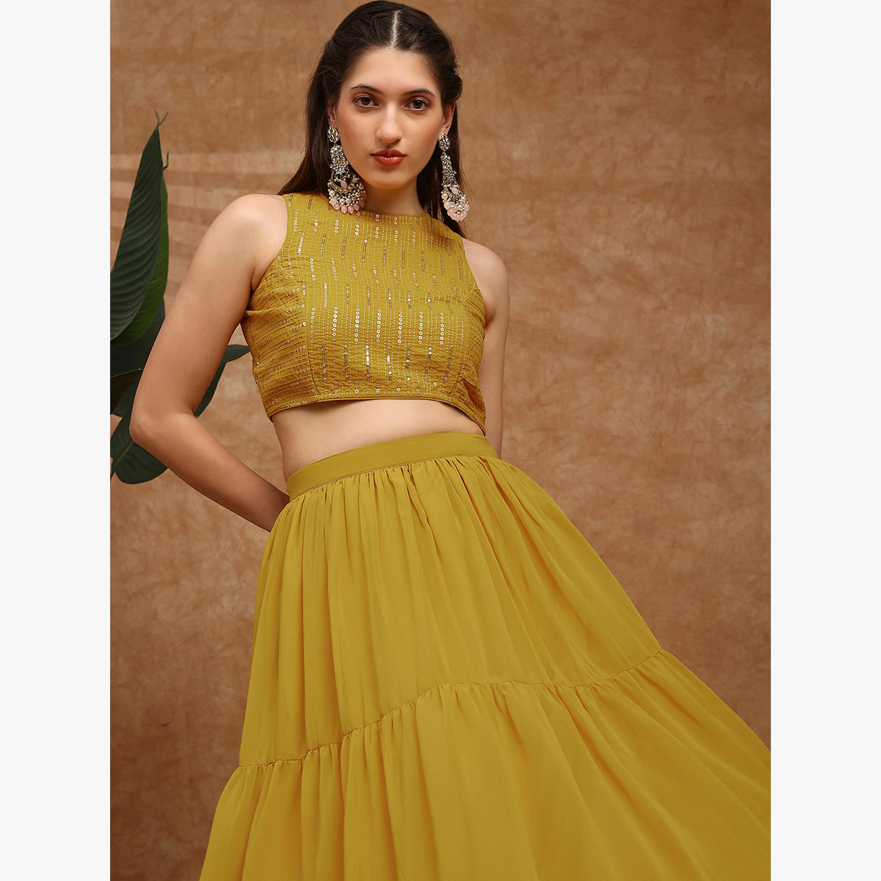 طقم منسق من بلوزة قصيرة من الجورجيت بالترتر وتنورة بطبقات-women-clothing-coordsets-image-6