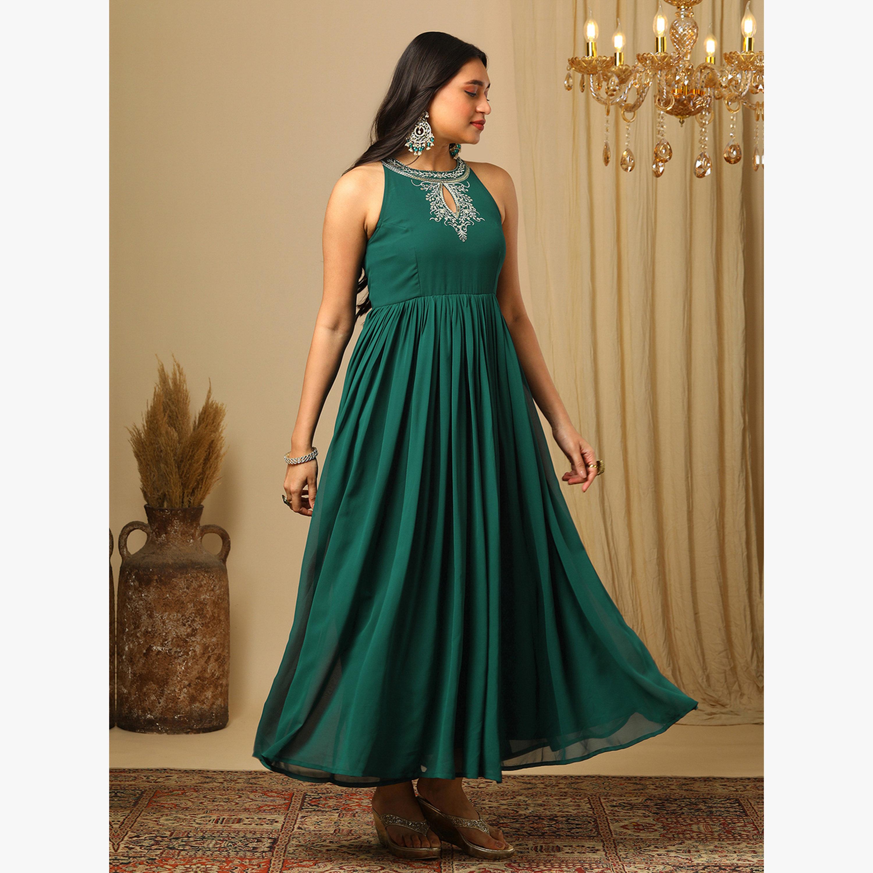 فستان طويل بتفاصيل مُطرّزة مع شق-women-clothing-dresses-image-2