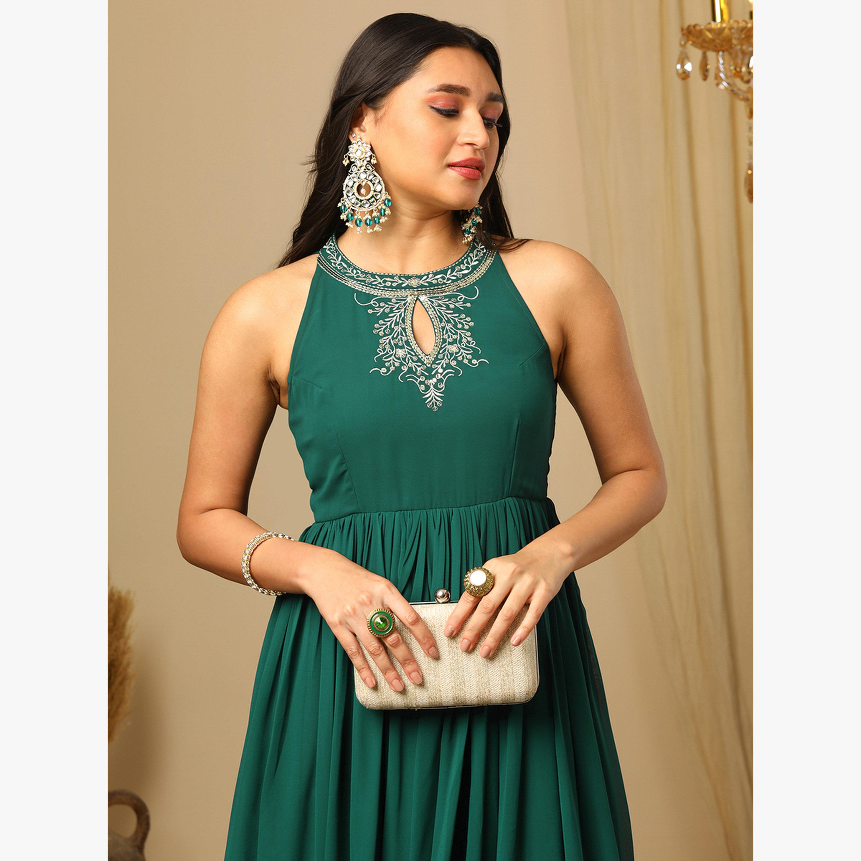 فستان طويل بتفاصيل مُطرّزة مع شق-women-clothing-dresses-image-5