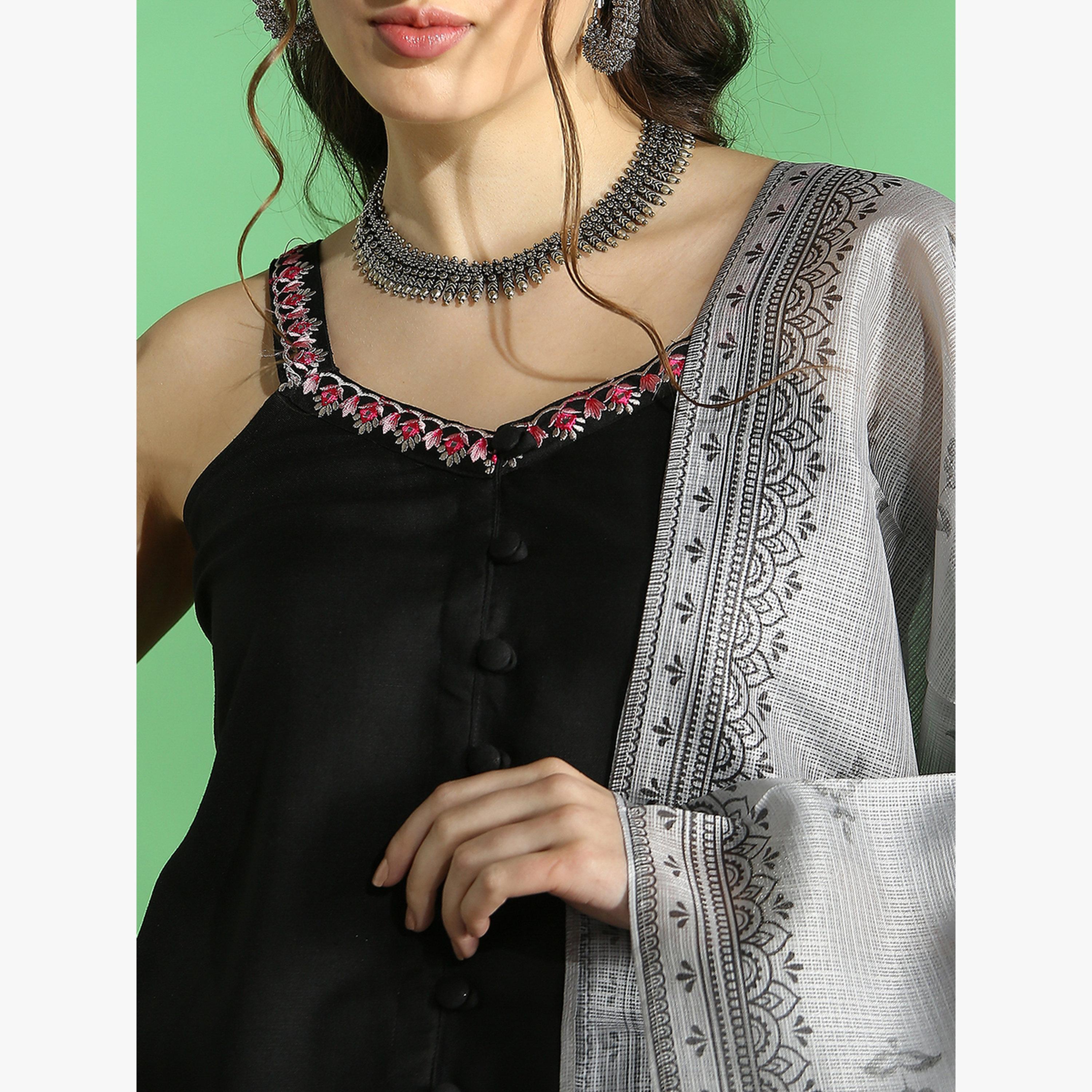 طقم كورتا مطرزة بفتحة أمامية مع بنطال وشيلة بطبعة زهور-women-clothing-ethnicwear-kurtasets-image-4