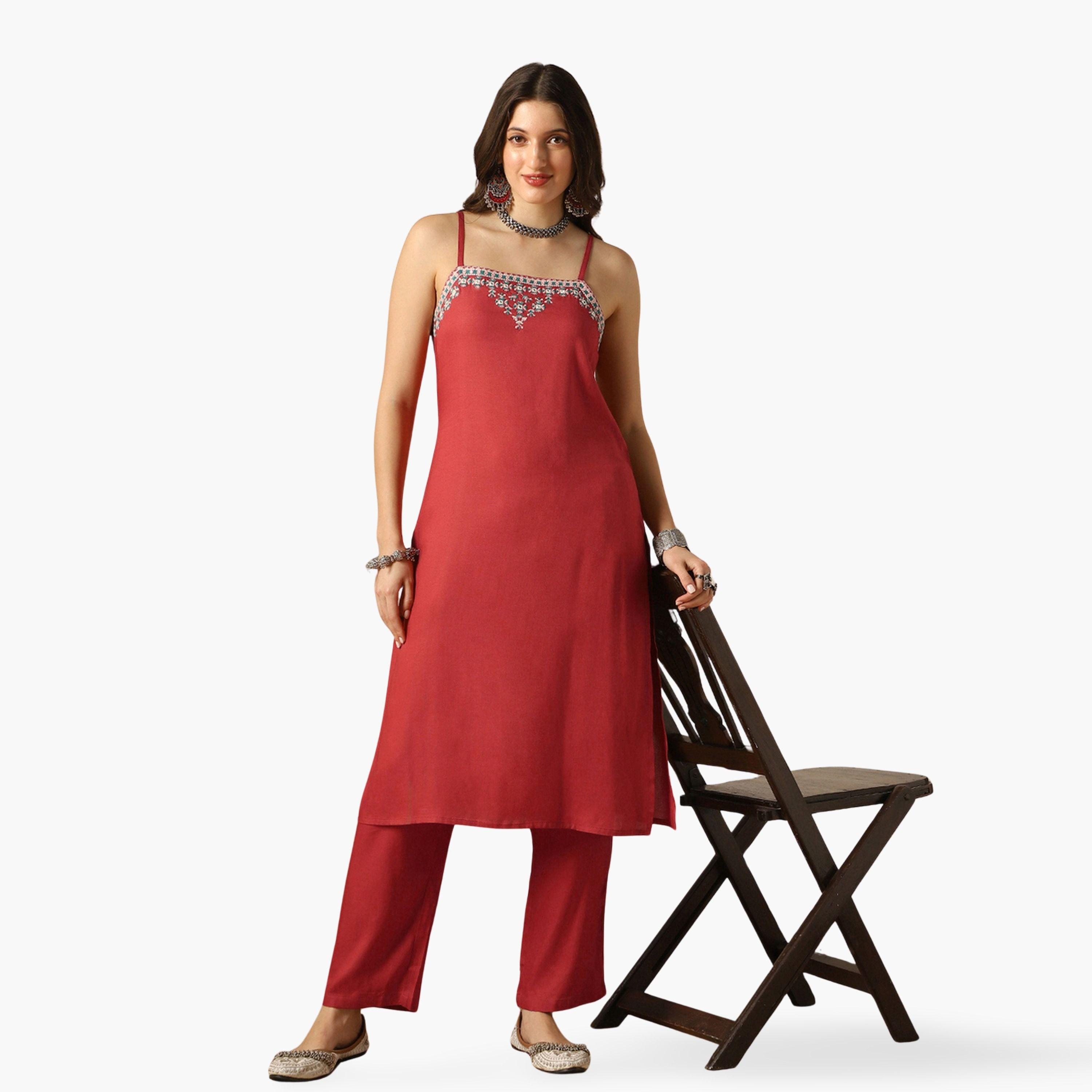 طقم كورتا مستقيمة بياقة مربعة وتفصيلة تطريز مع بنطال-women-clothing-ethnicwear-kurtasets-image-1